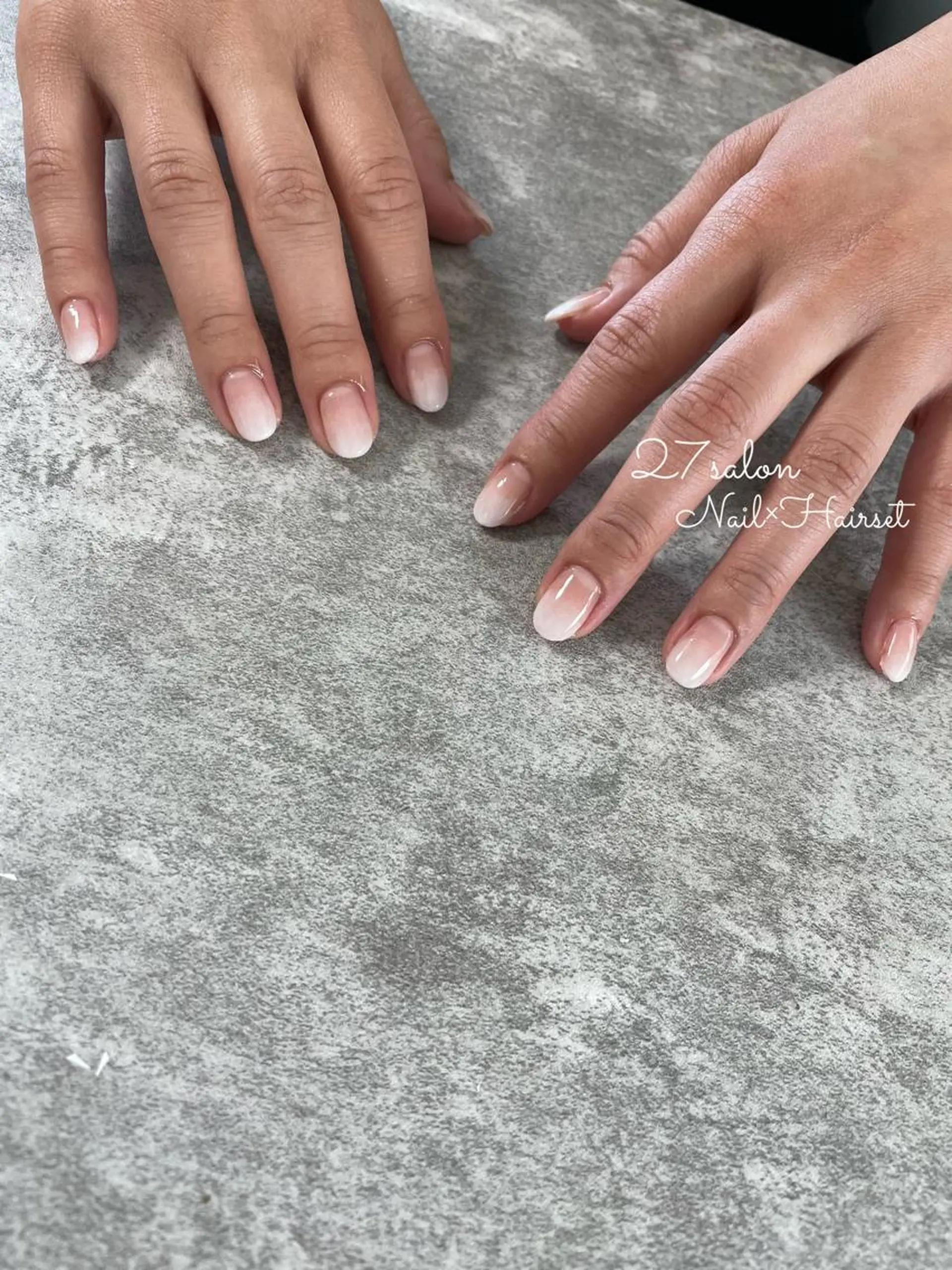 ネイル グラデーション ホワイト 27salon yuinaのネイルデザイン