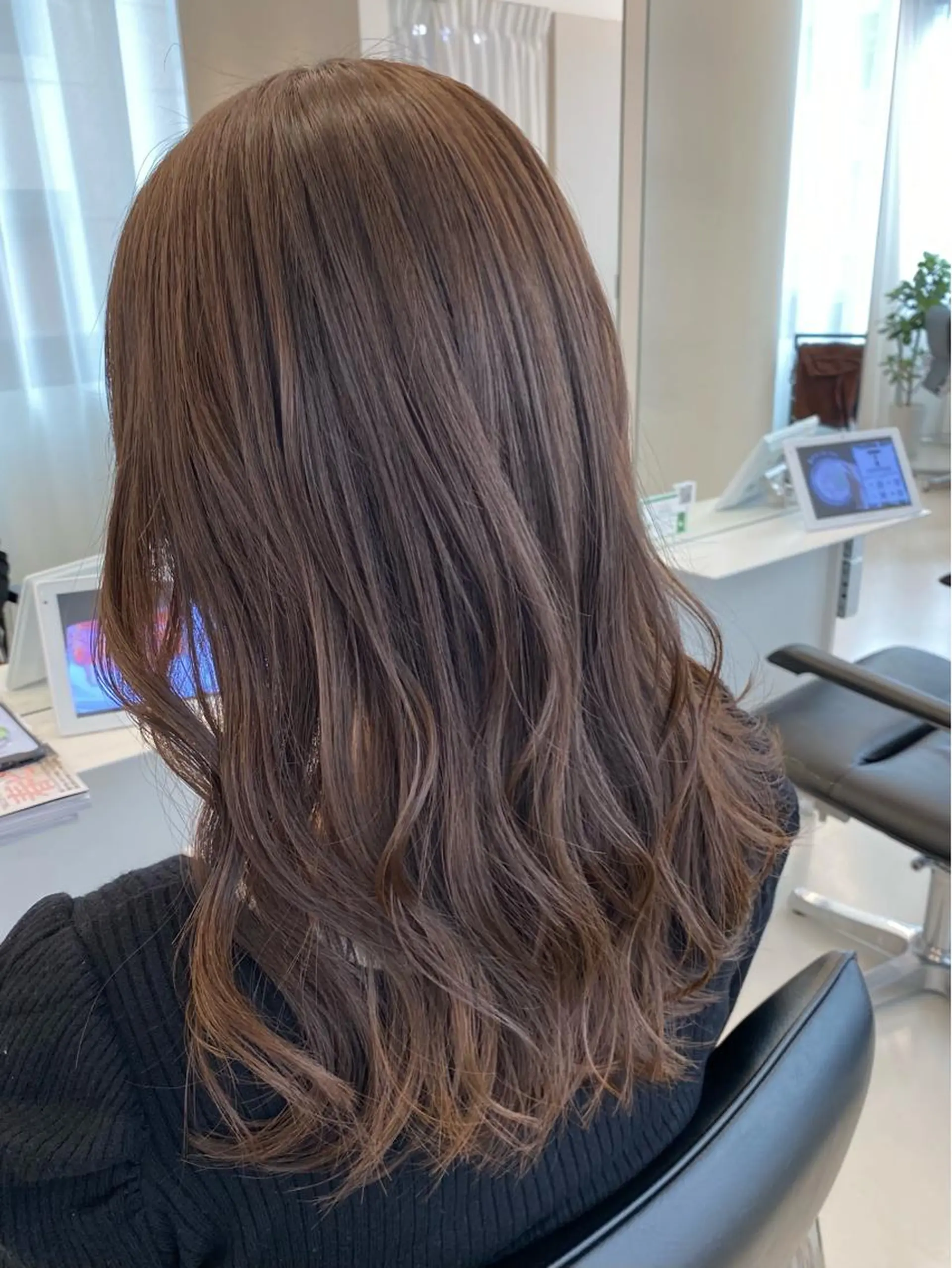 セミロング カラー ヘアアレンジ ベージュカラー ブリーチ 透明感カラー ブリーチなしカラー カット ヘアカラー トリートメント Eleanor池袋東口2nd所属・池袋/韓国レイヤー 💗🐇amiのヘアスタイル