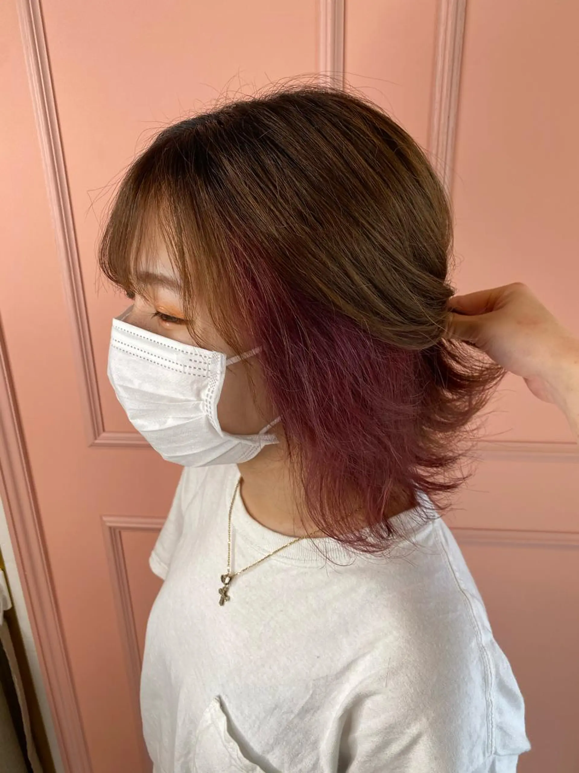 ミディアム カラー 梛木 唯のヘアスタイル