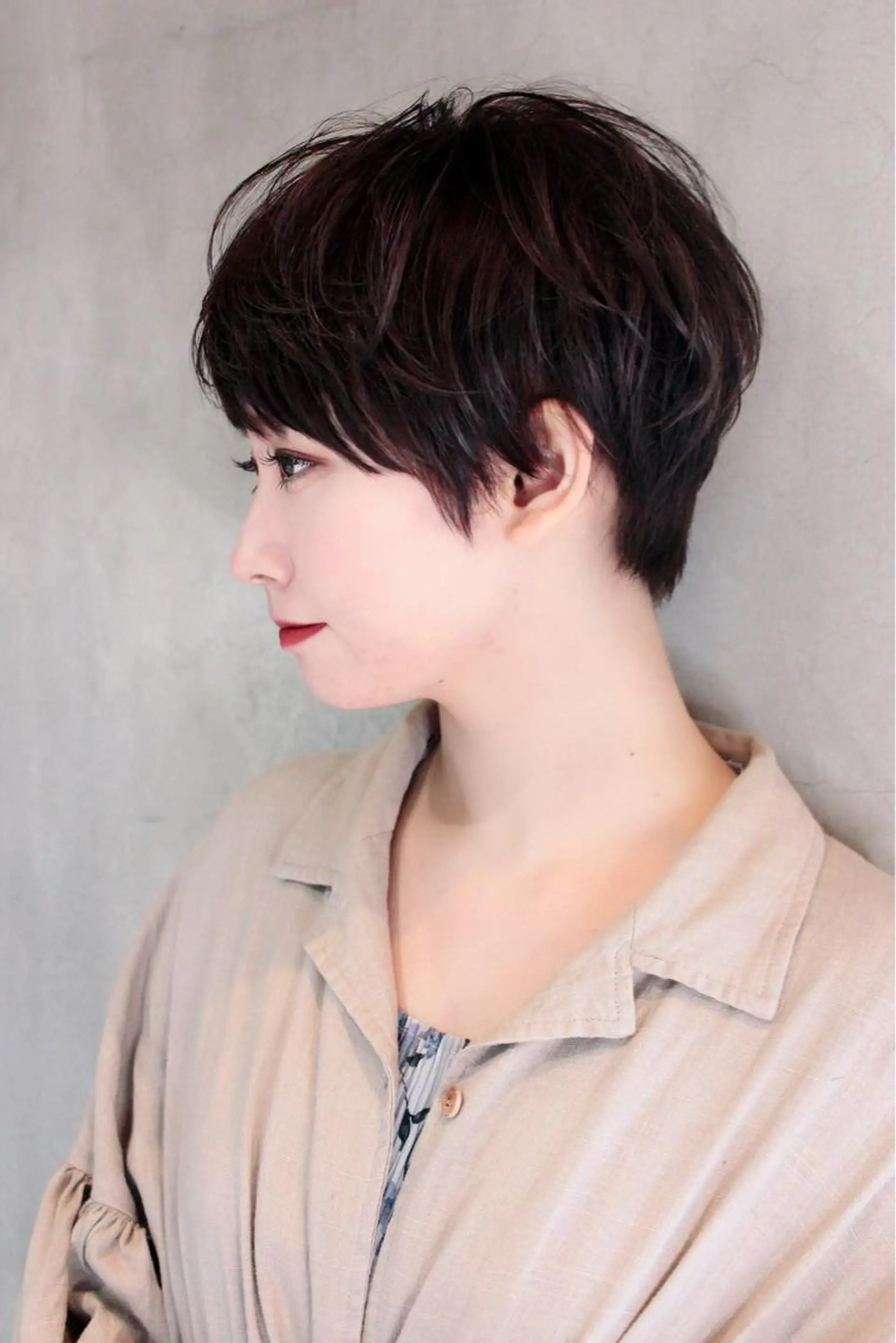 ショート 丸みショート ボブ 髪質改善 韓国風ヘア シースルーバング カット ヘアカラー トリートメント 🌹ハッシュカット、 レイヤー韓国ヘア🌹のヘアスタイル