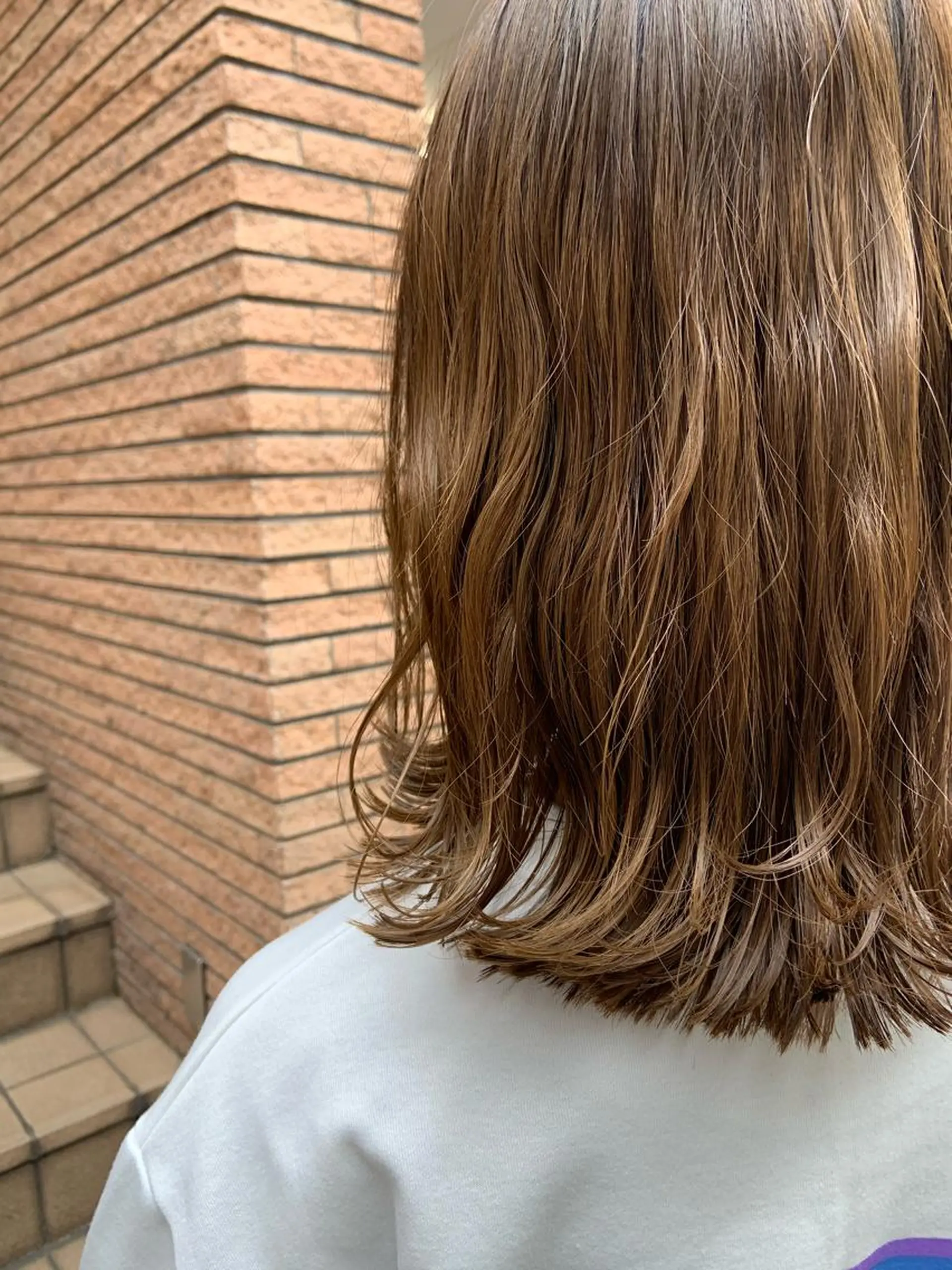 セミロング yaya✂︎ 美髪/艶カラーのヘアスタイル