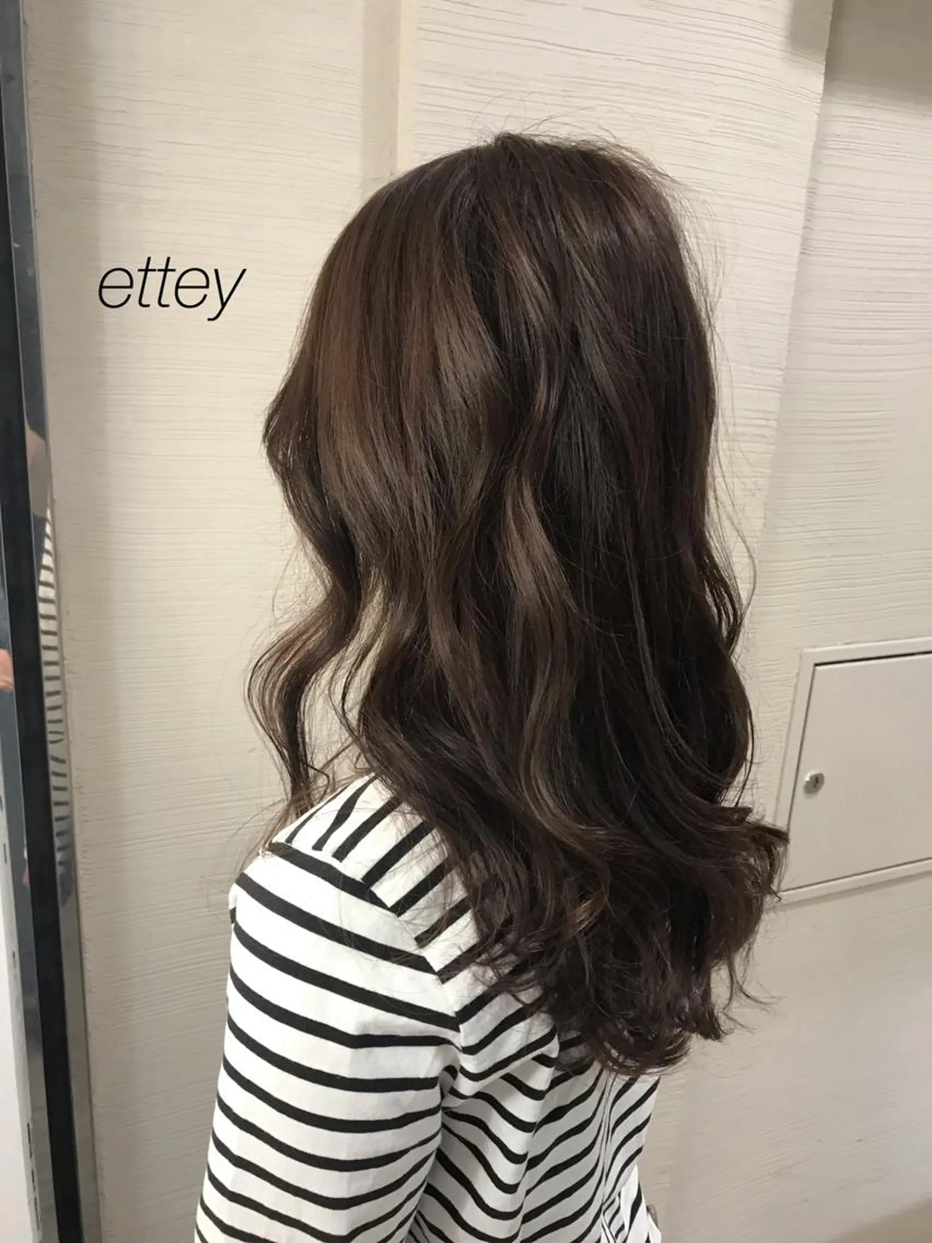 カラー ハイライトカラー カット 磧本 祐里恵のヘアスタイル