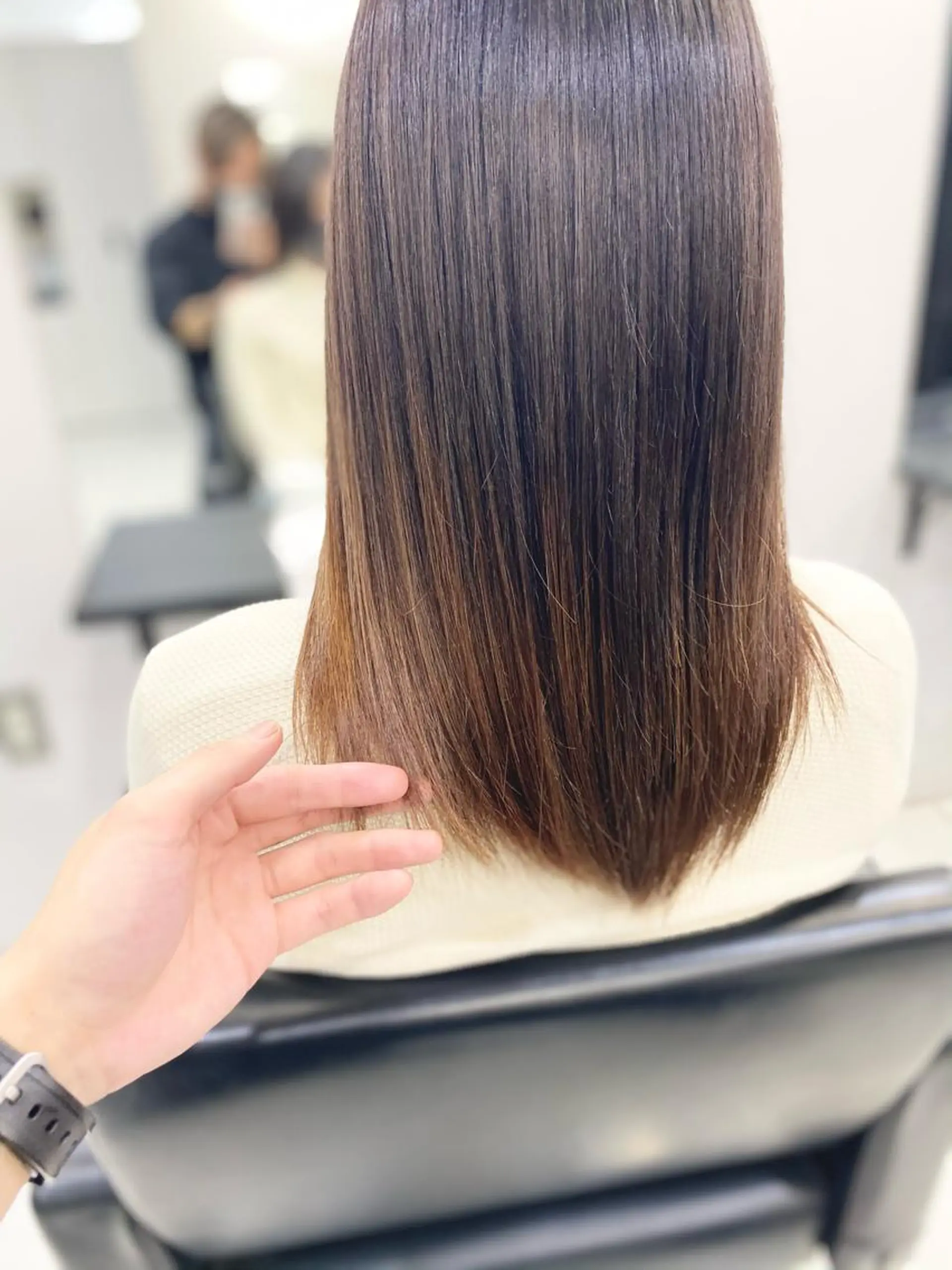 セミロング カラー ベージュカラー ブリーチ グラデーションカラー opus 店長大和 レイヤー/赤み消しのヘアスタイル