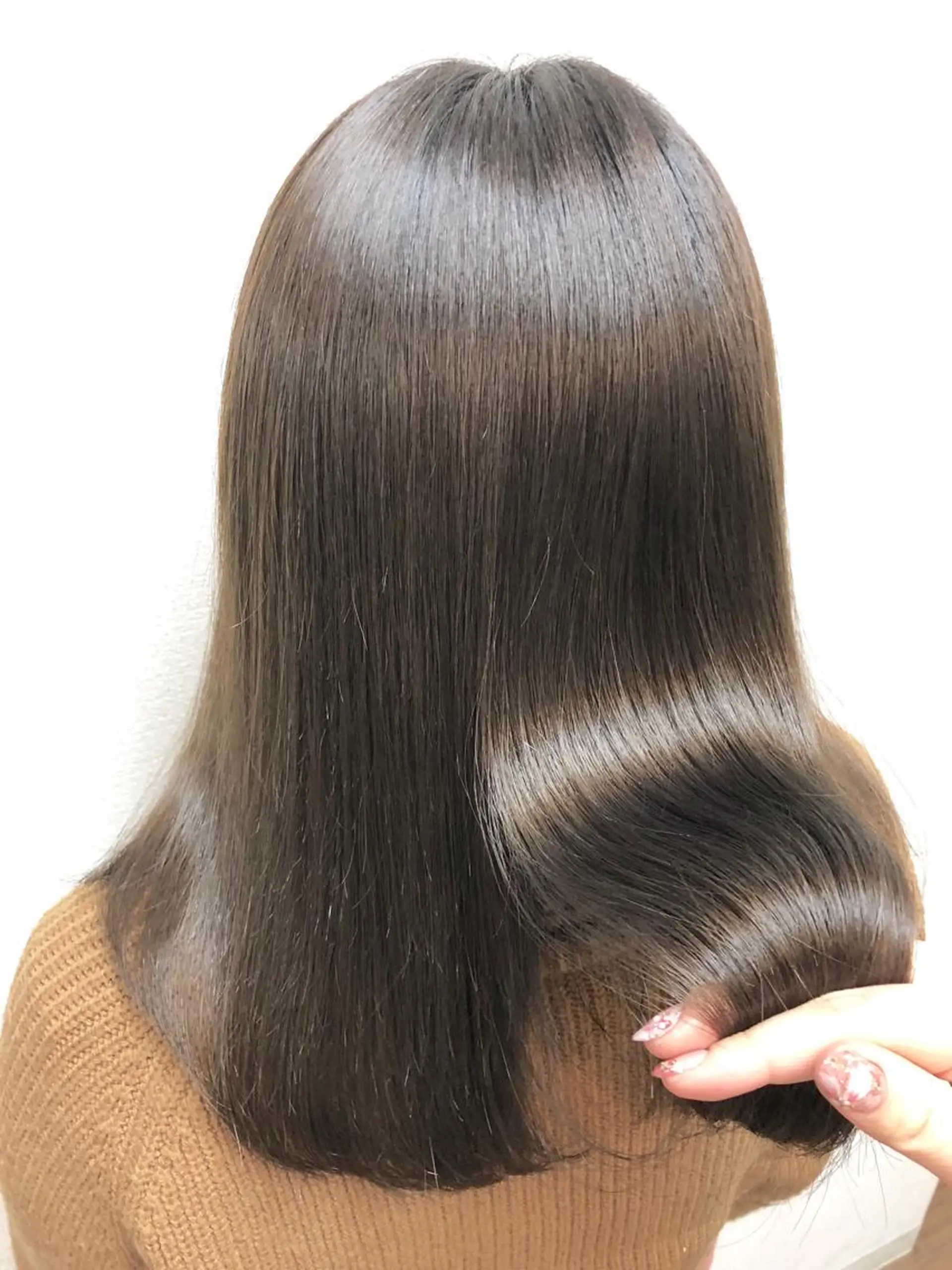 セミロング カラー ヘアカラー トリートメント SHIORI💜口コ ミNo.1艶カラーのヘアスタイル