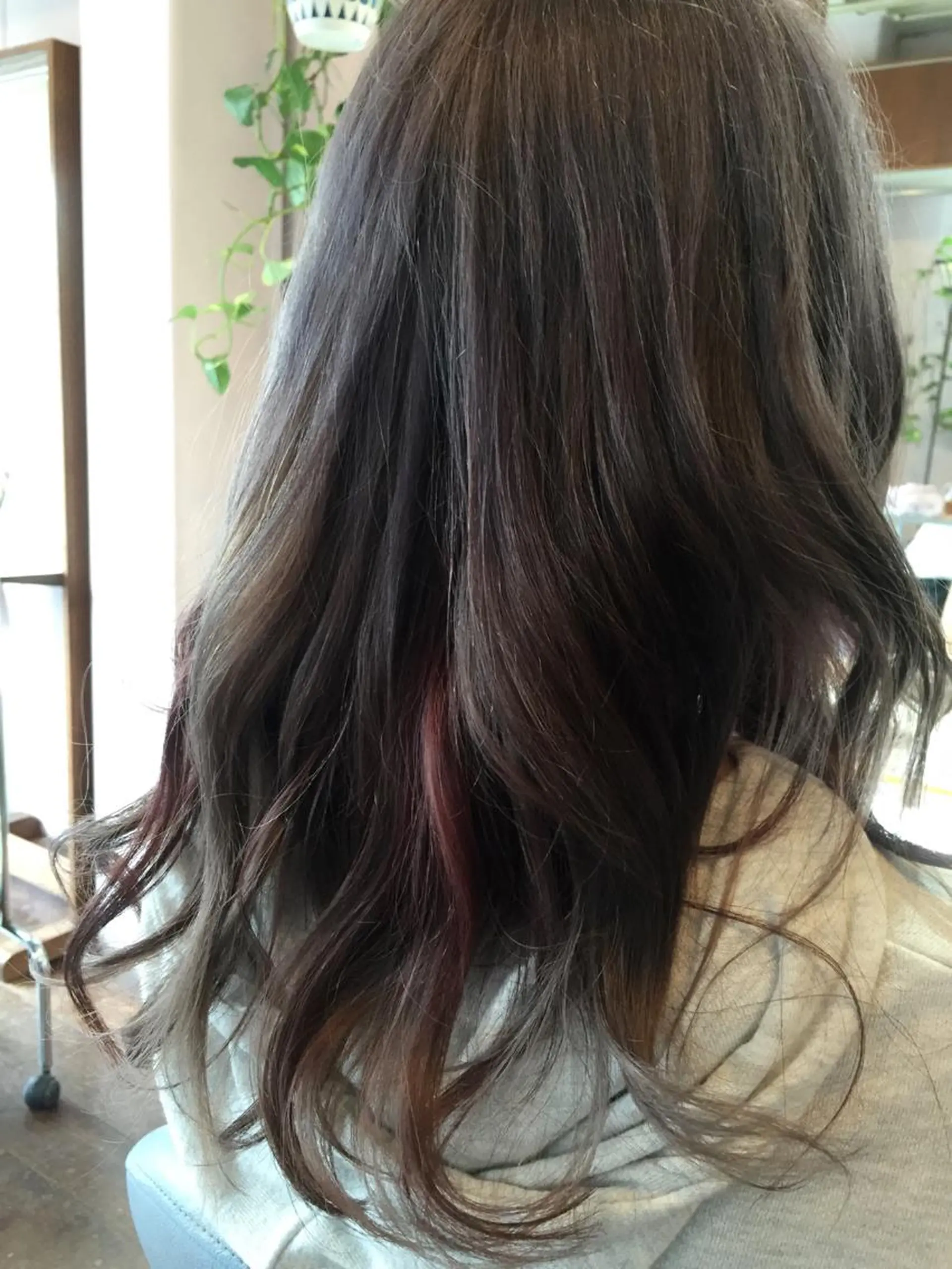 ミディアム セミロング ロング カラー アッシュ アッシュグレー ダークアッシュ インナーカラー ピンクカラー 原宿サロン代表 デザインカラー伊藤卓のヘアスタイル
