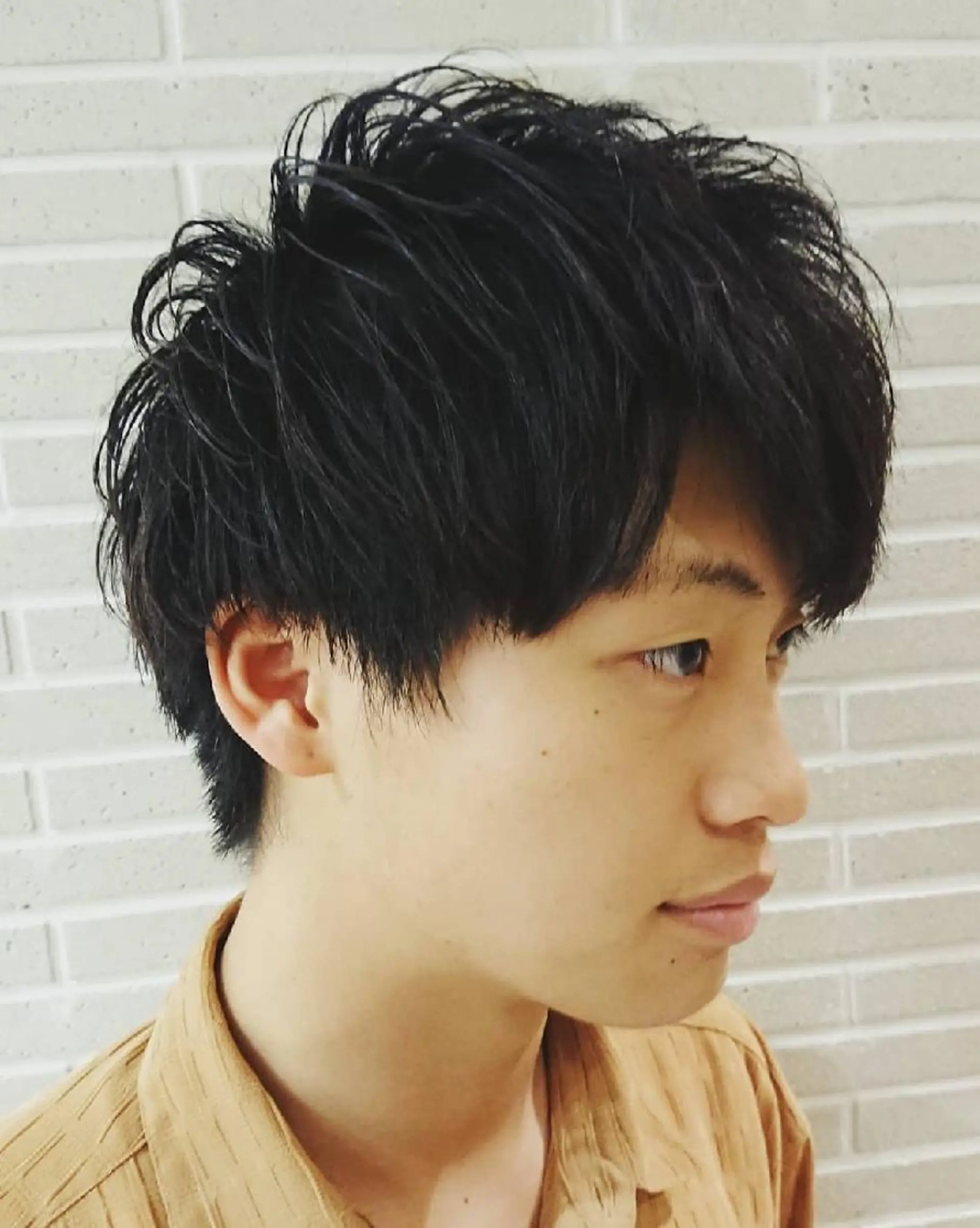 カラー メンズ ブリーチ/ヘアケア/ 艶髪/イギチハルのヘアスタイル