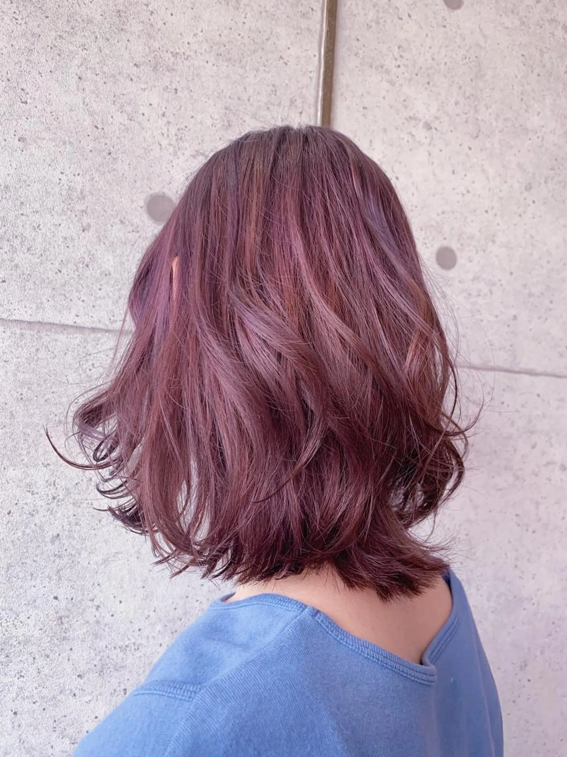 ミディアム カラー ブリーチ イルミナカラー ピンクカラー バイオレットカラー 福森 みずきのヘアスタイル