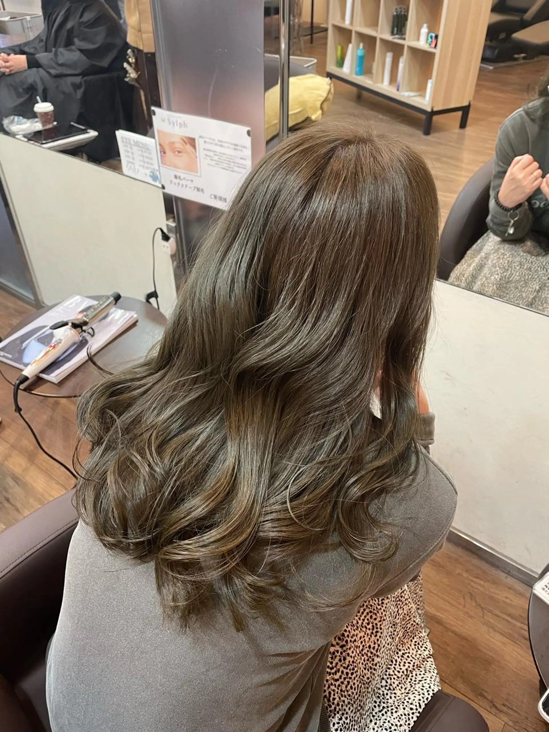 セミロング カラー ブリーチ ブリーチなしカラー カット ヘアカラー トリートメント 透明感韓国ヘア♡ みつきのヘアスタイル