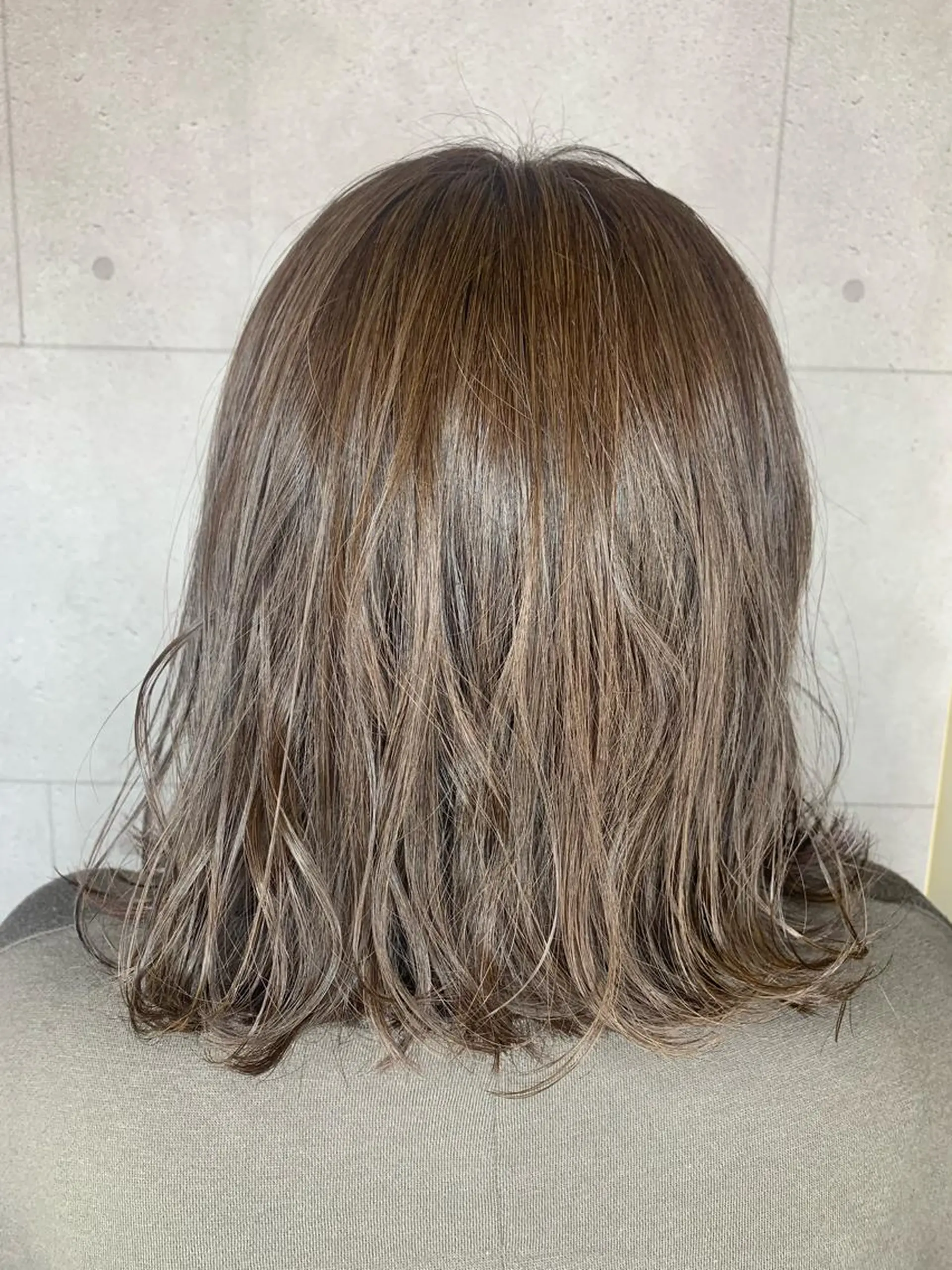 ミディアム カラー 高橋友里亜 /フリーランスのヘアスタイル