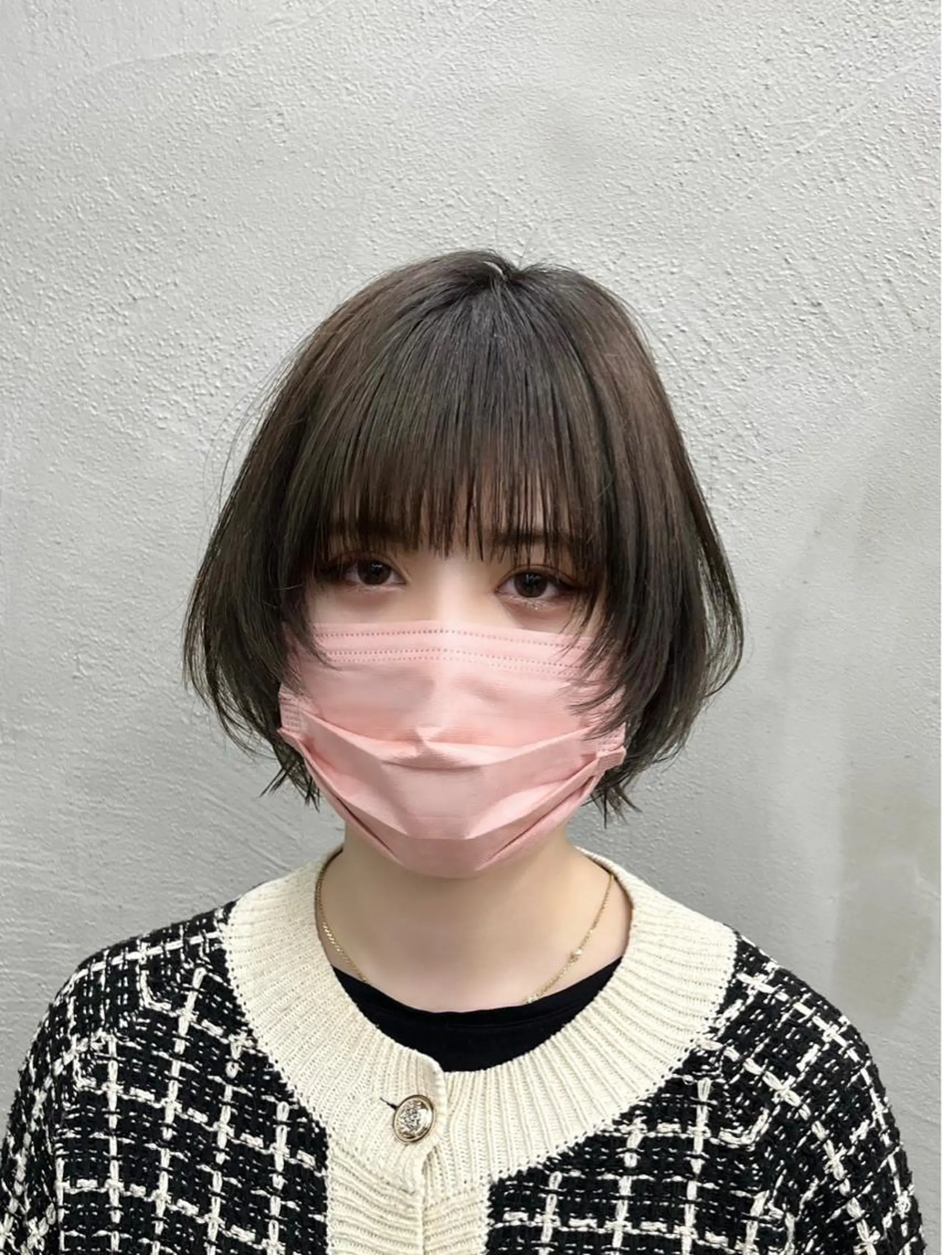 ミディアム イツク ⚡️ ルーツ/ハイトーンのヘアスタイル