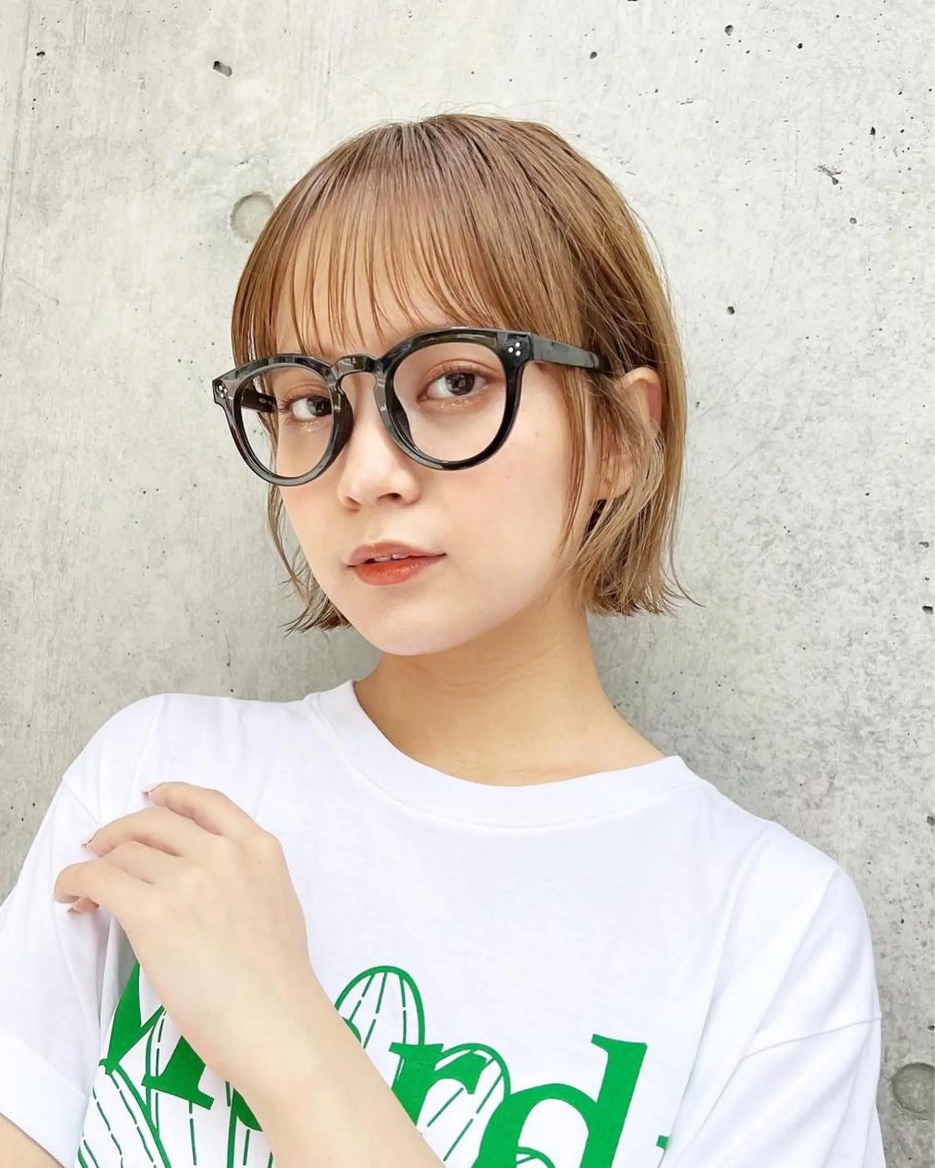 ミディアム カラー ベージュカラー 透明感カラー グレージュ ボブ カット ヘアカラー トリートメント レイヤー専門家 ダブルカラー修のヘアスタイル