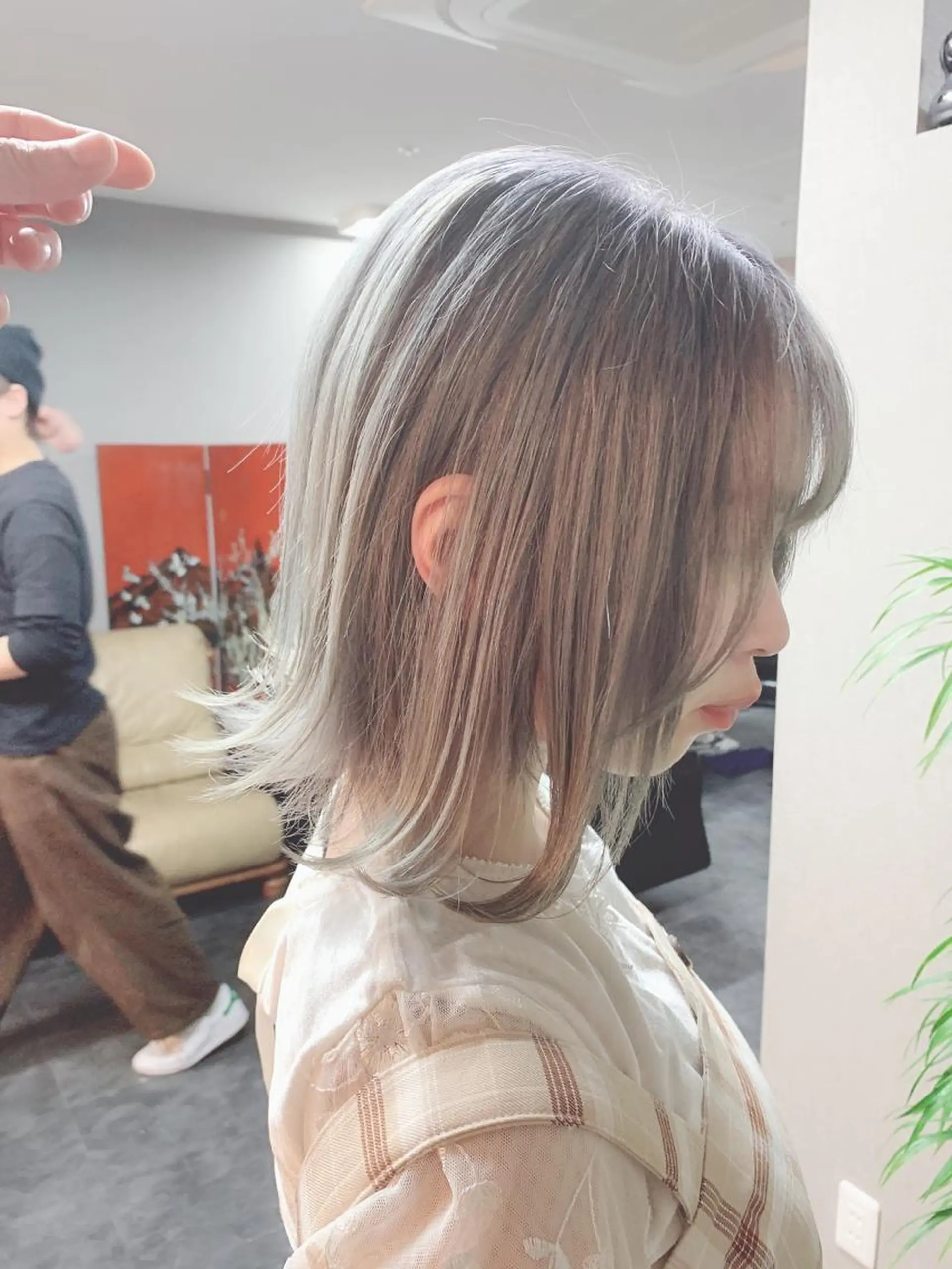 ショート アッシュ ハイライト レイヤーカット Selene hair OSAKAのヘアスタイル