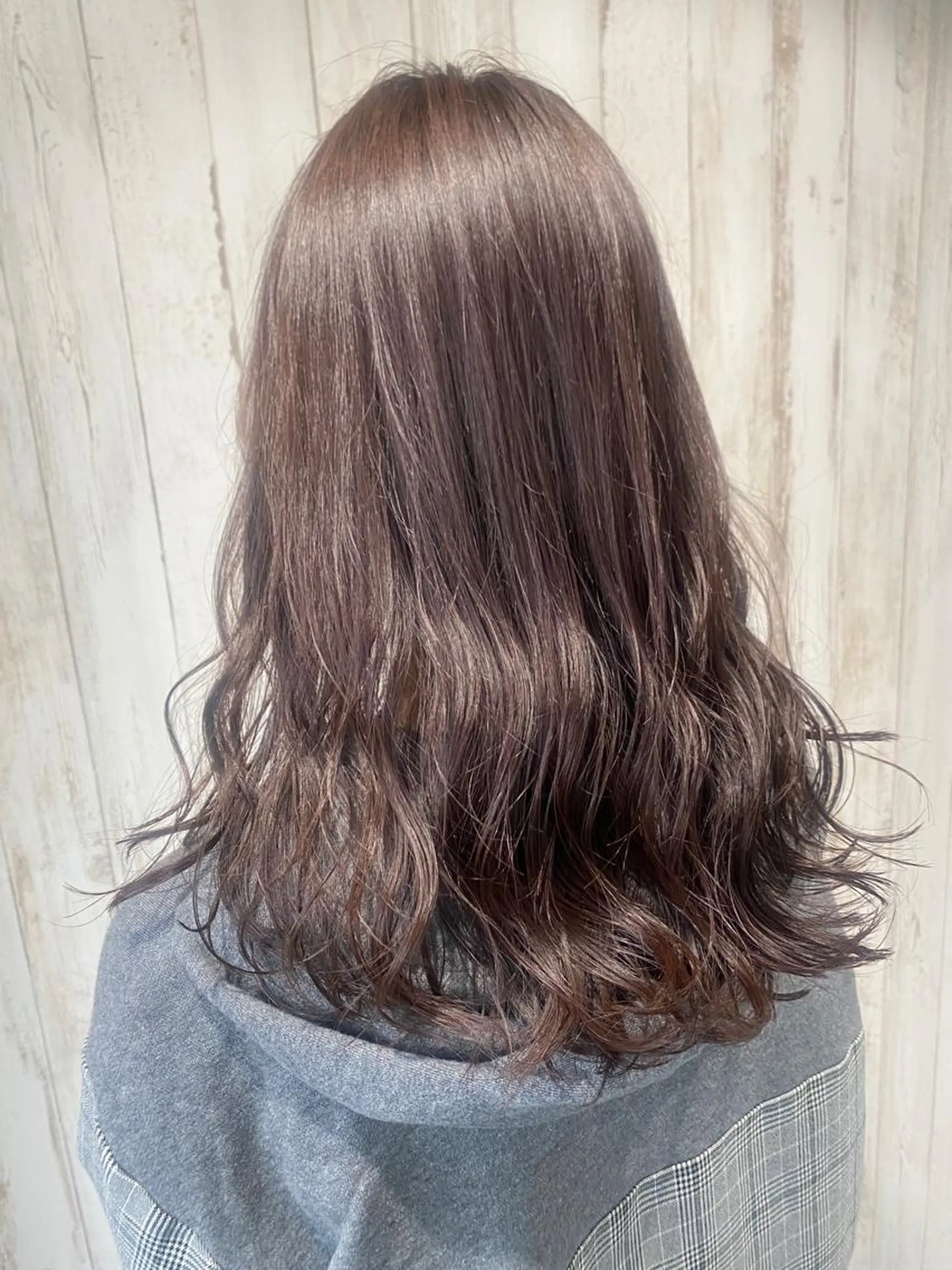 セミロング アッシュ 【髪質改善・矯正 ・ハイライト】ハナカのヘアスタイル