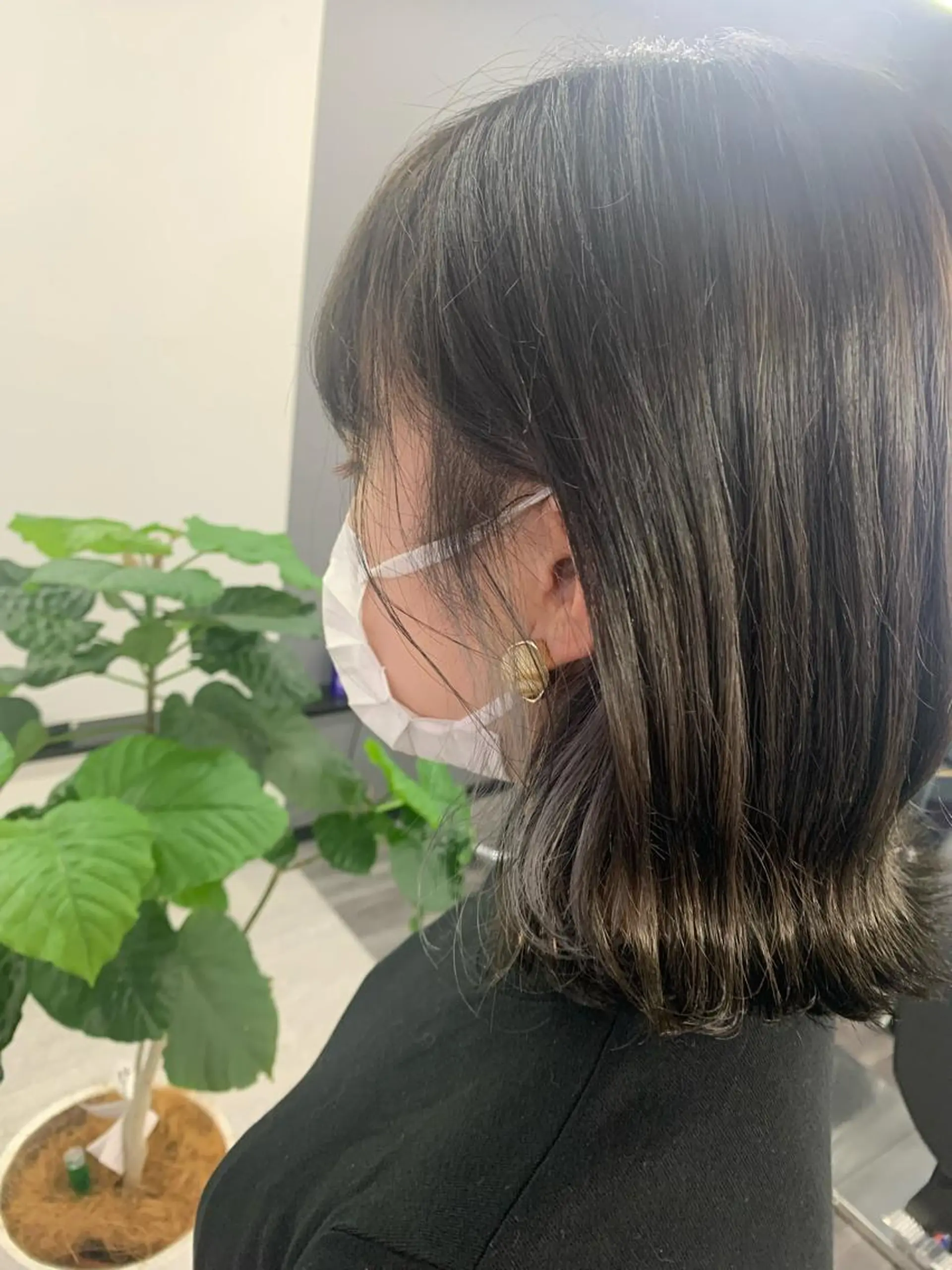 ミディアム カラー 坂井 水菜美のヘアスタイル