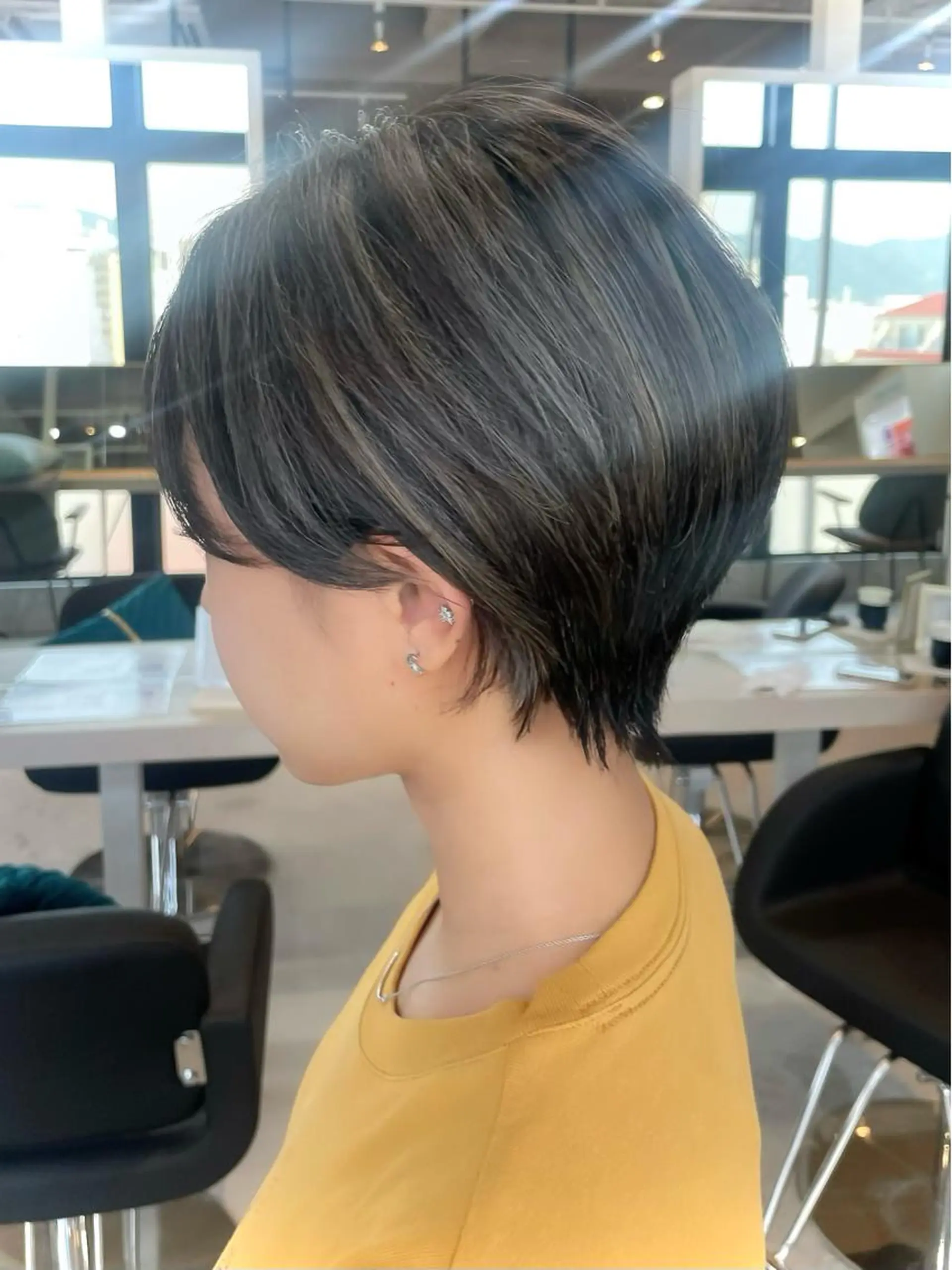 ショート カラー ハイライトカラー ハイライト ショートヘア AKI 🐉のヘアスタイル