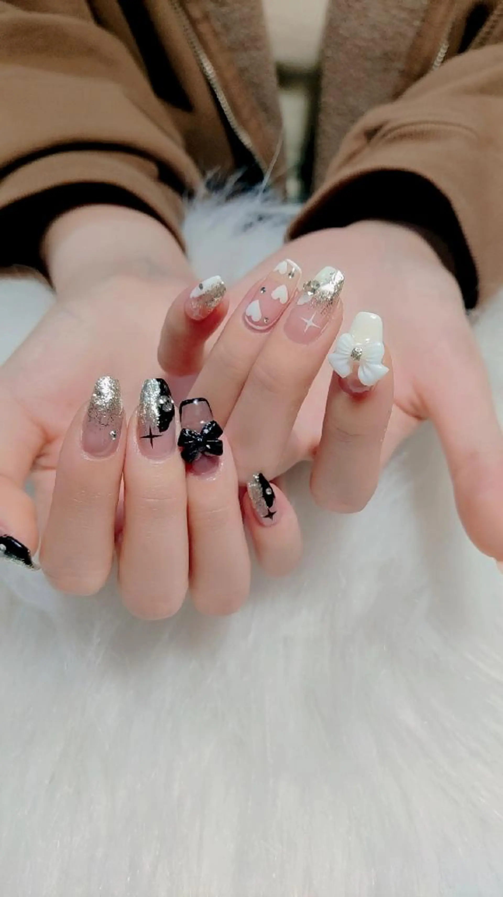 ネイル ストーンネイル ハンドネイル 横浜市中区曙町 E·U·Bネイルのネイルデザイン