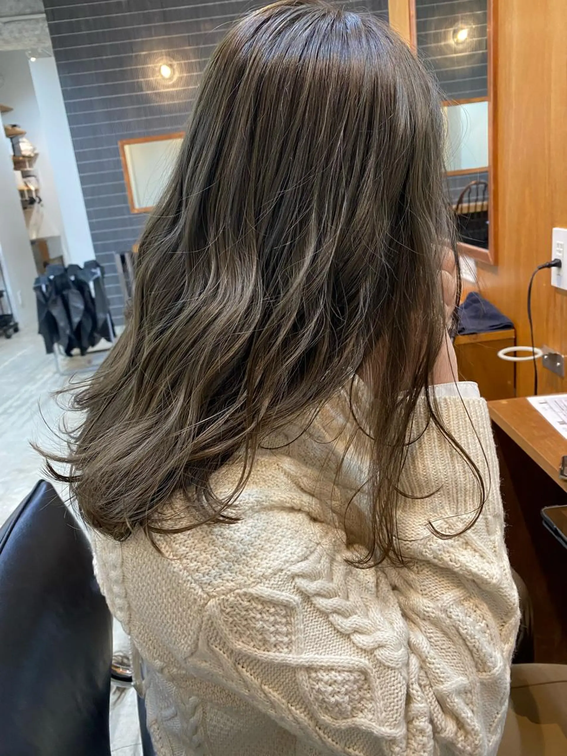 ミディアム 砂原 ひよりのヘアスタイル