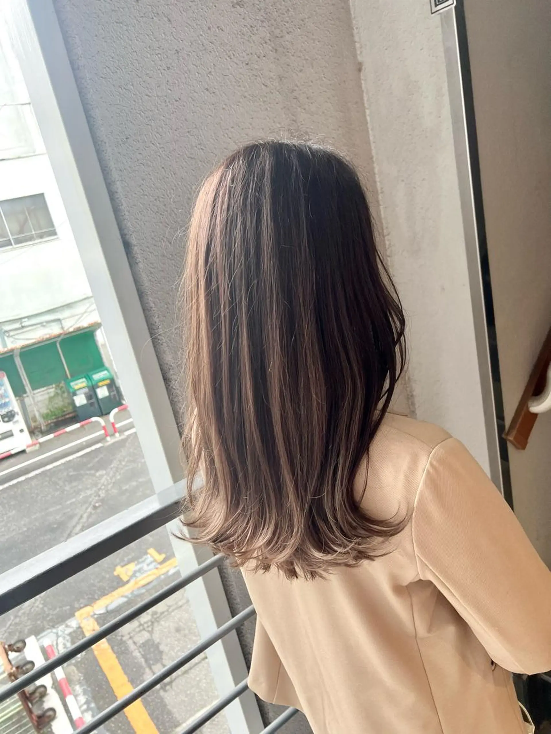 ロング カラー バレイヤージュ ベージュカラー ハイライトカラー ハイライト レイヤーカット カット ヘアカラー トリートメント Kazu .Kのヘアスタイル