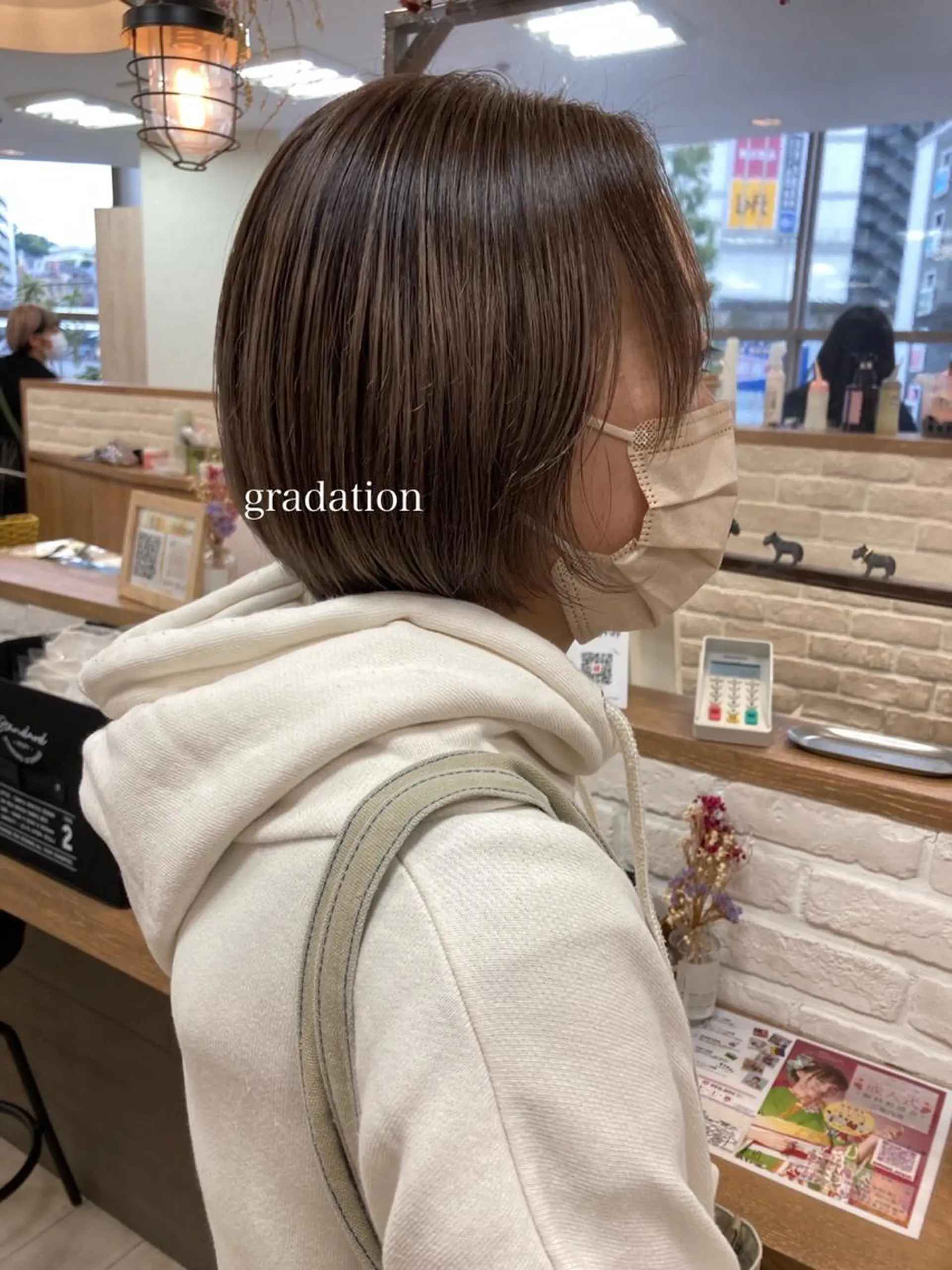 ショート カラー 切りっぱなしボブ ショートボブ ハンサムショート ブリーチ グラデーションカラー カット ヘアカラー トリートメント 初めてのショート お任せください✂️のヘアスタイル