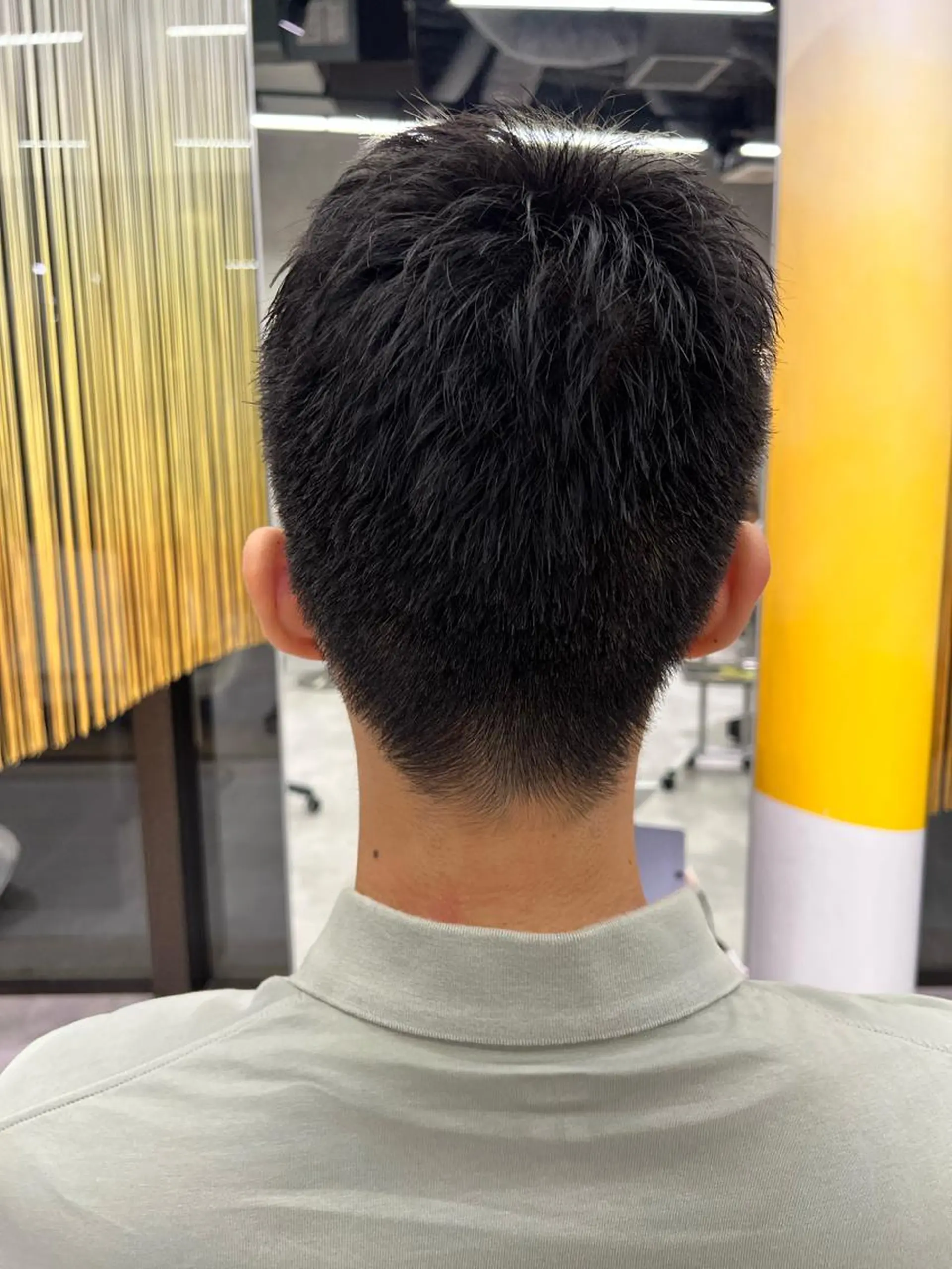 メンズ 刈り上げ 上田 エミのヘアスタイル