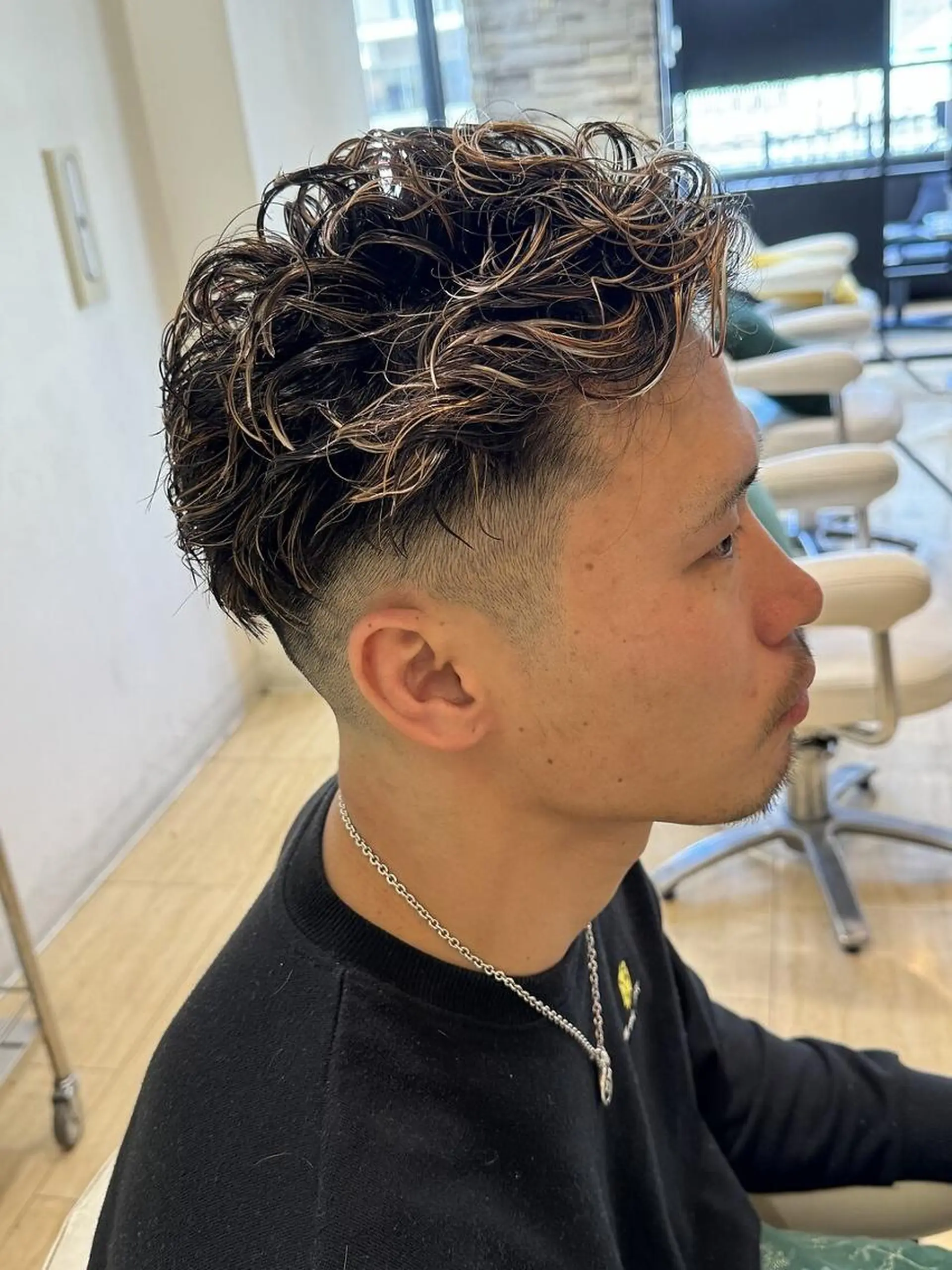 メンズ フェードカット メンズハイライト メンズパーマ カット パーマ 💈メンズ専門💈 ✂︎美容師✂︎渡辺翔のヘアスタイル