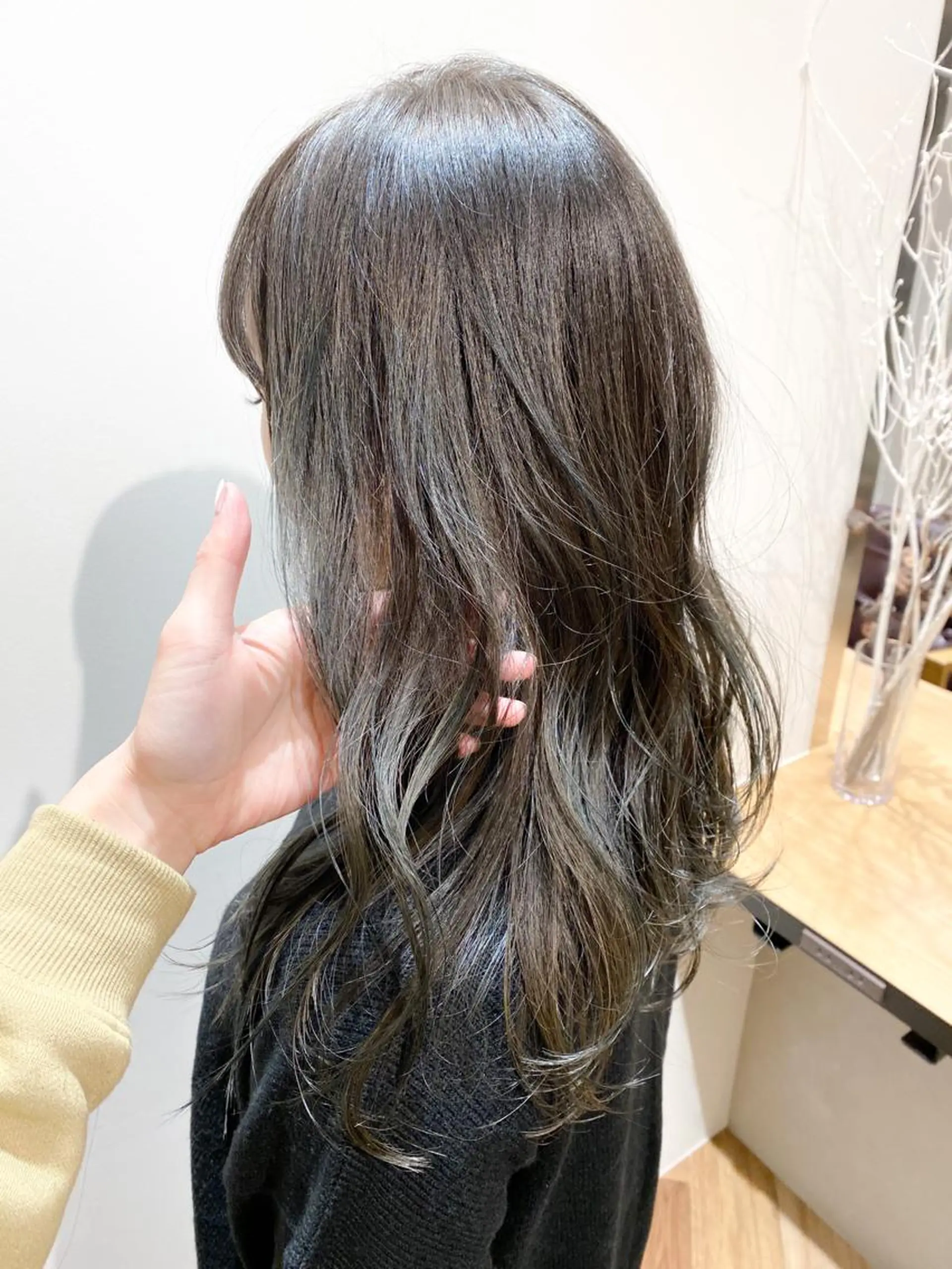 ロング カット ヘアカラー トリートメント 🩵縮毛矯正/ブリー チ/髪質改善/いつかのヘアスタイル