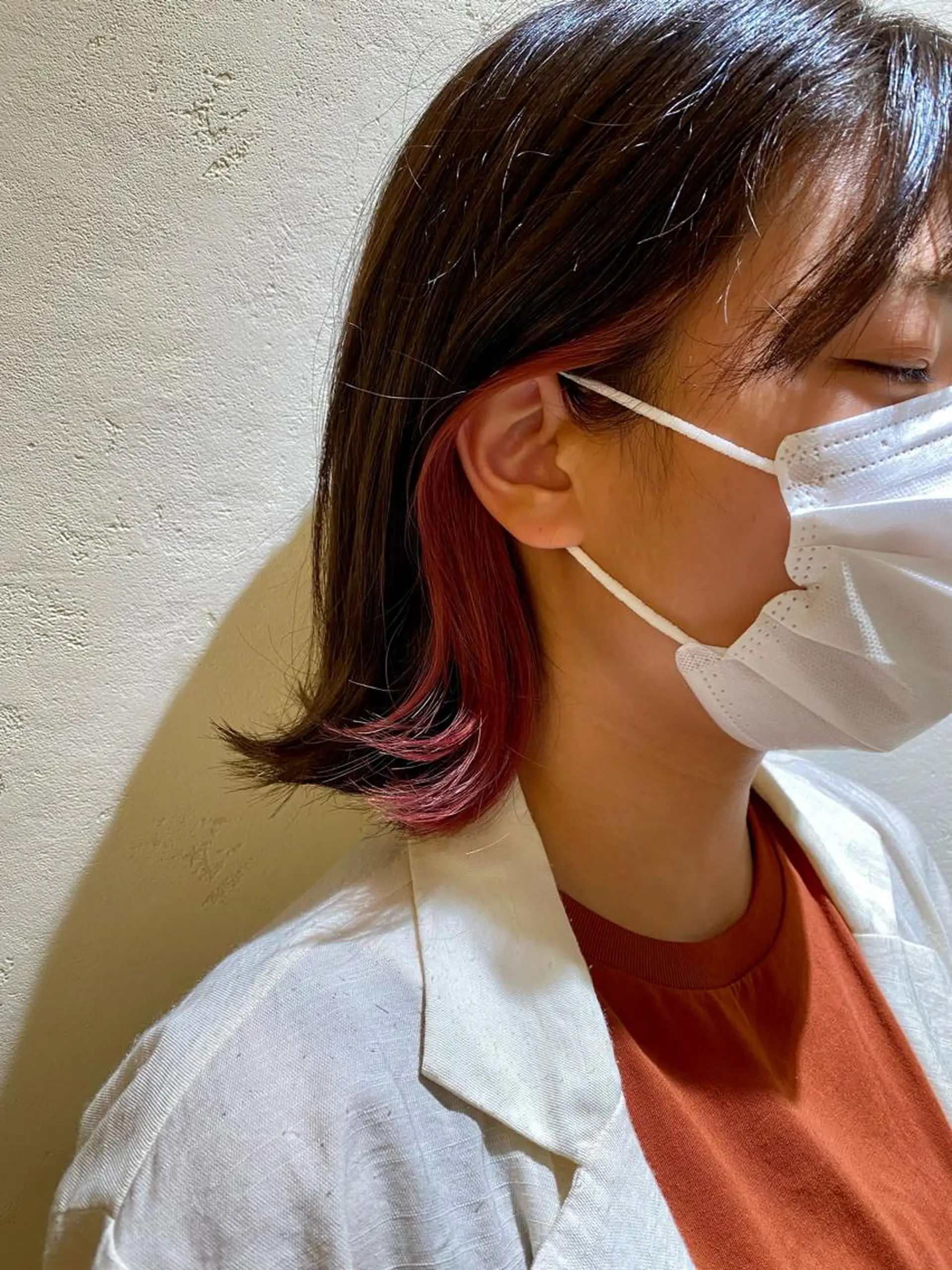 ショート カラー ブリーチ イヤリングカラー ピンクカラー 中村 莉子のヘアスタイル