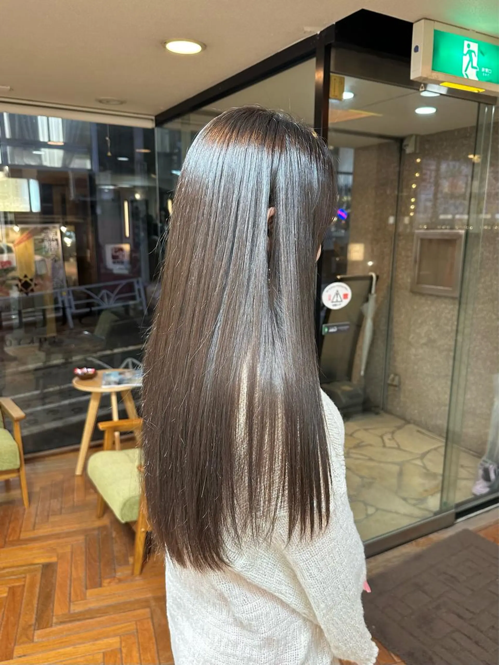 ロング カラー ベージュカラー ブリーチ ブリーチなしカラー オリーブベージュ 矢野 晃平のヘアスタイル