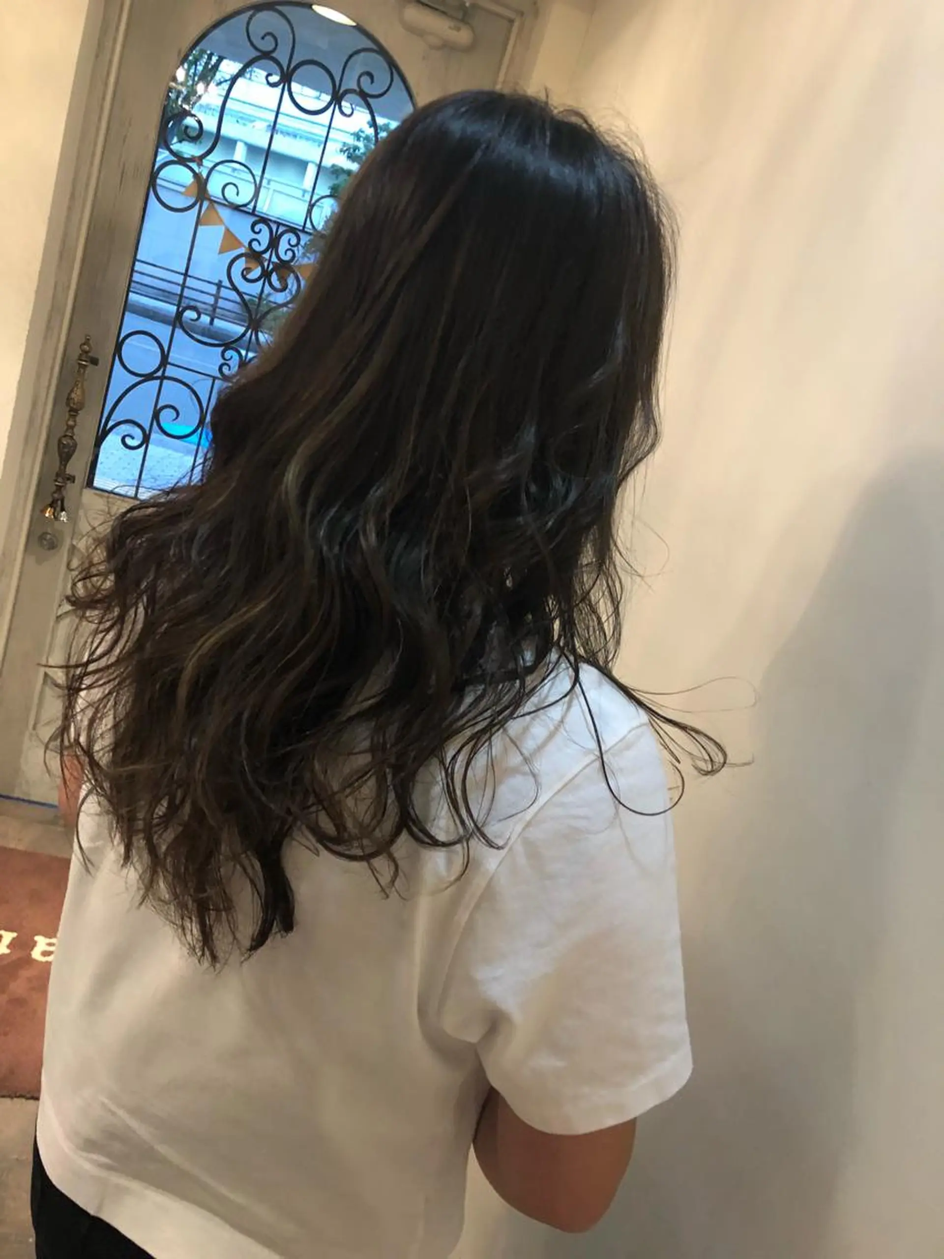 ロング カラー ブラウンカラー ハイライトカラー マットブラウン ハイライト 玉邑 美菜のヘアスタイル