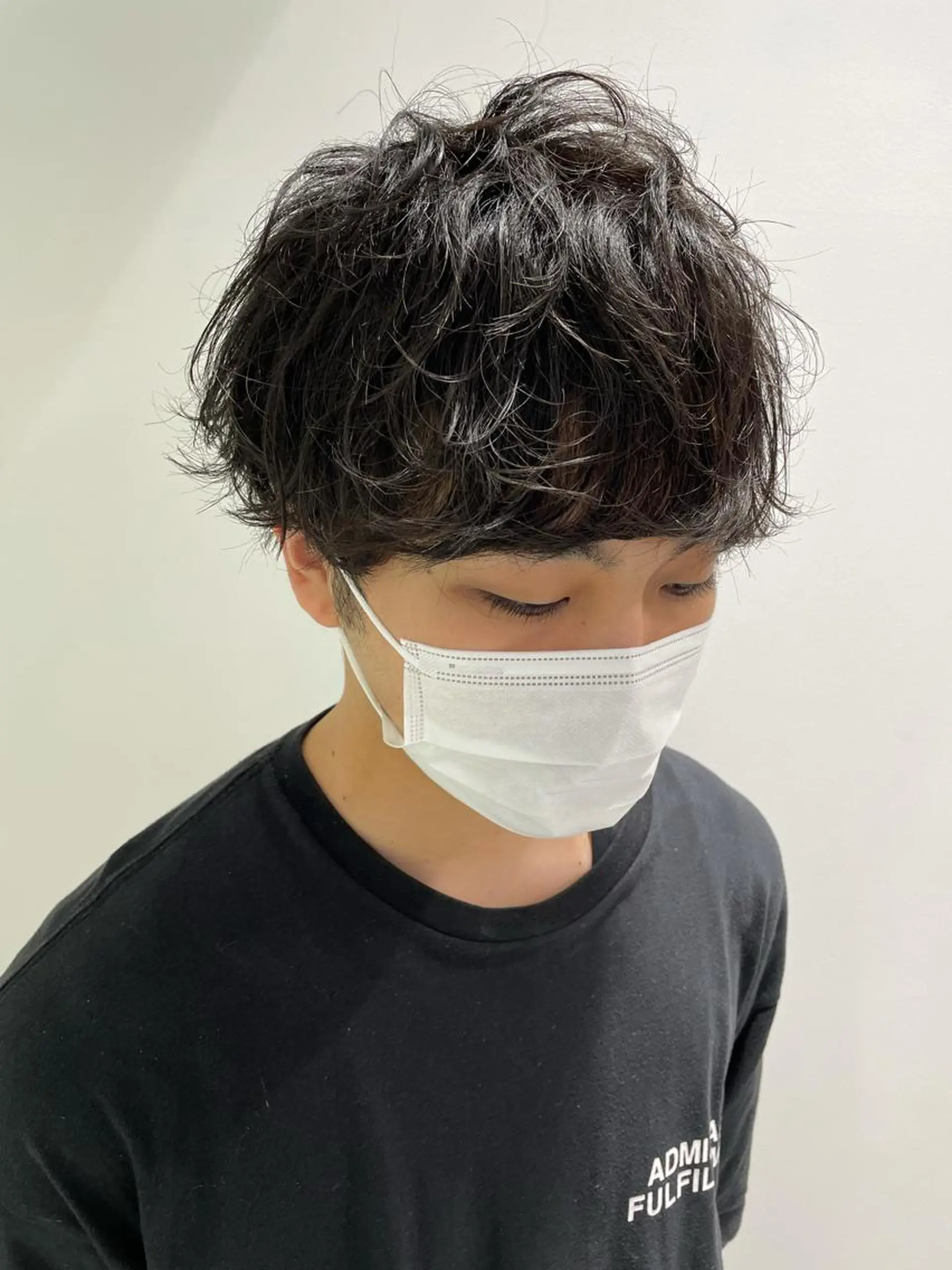 ショート カラー パーマ ヘアアレンジ メンズ キッズ ネイル マツエク・マツパ メンズネイル カット トリートメント ヘッドスパ ヘアセット スパイキー/フェザー /波巻き/かいとのヘアスタイル