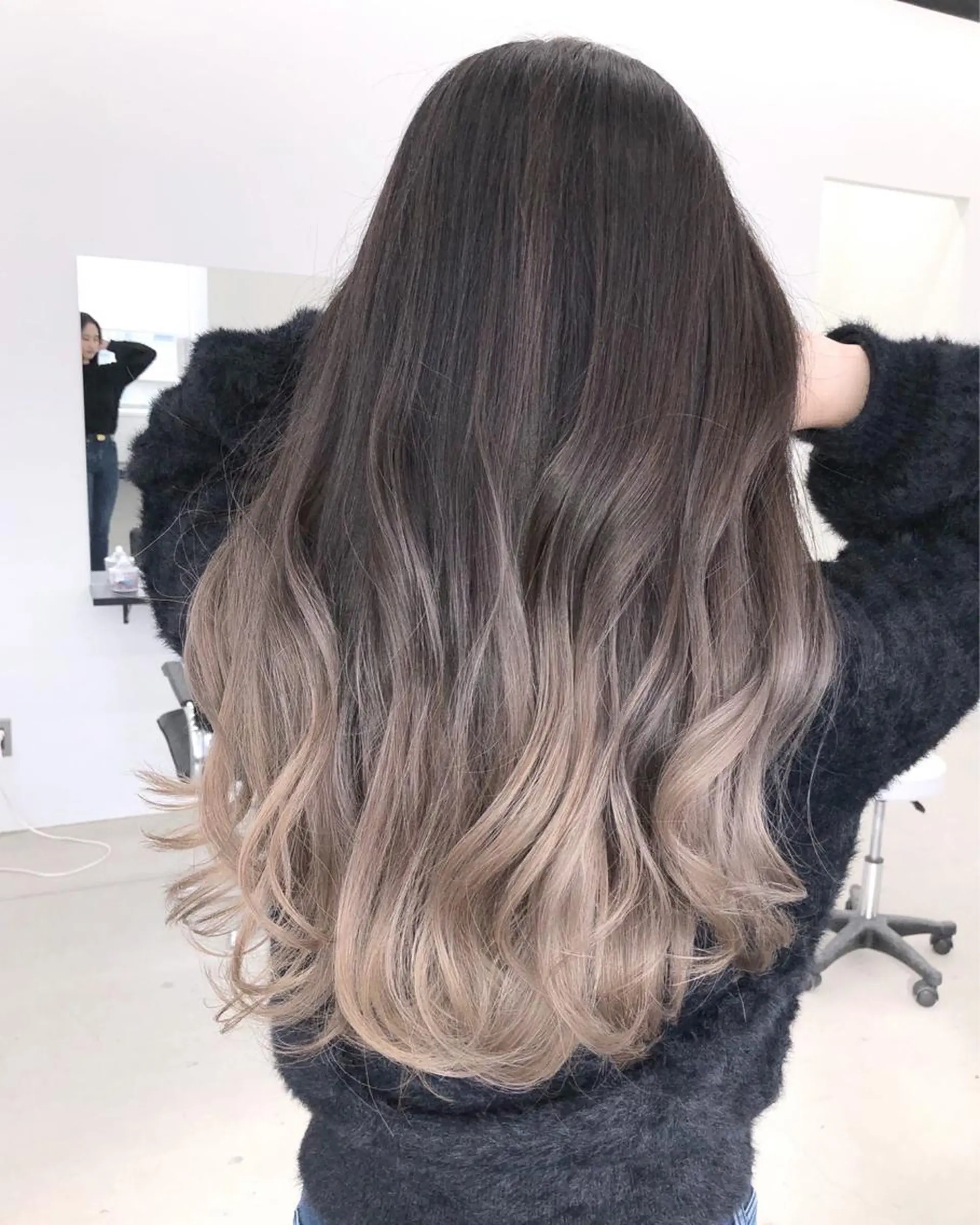 ロング カラー LINOET  nagoya所属・手島 カミラのヘアスタイル