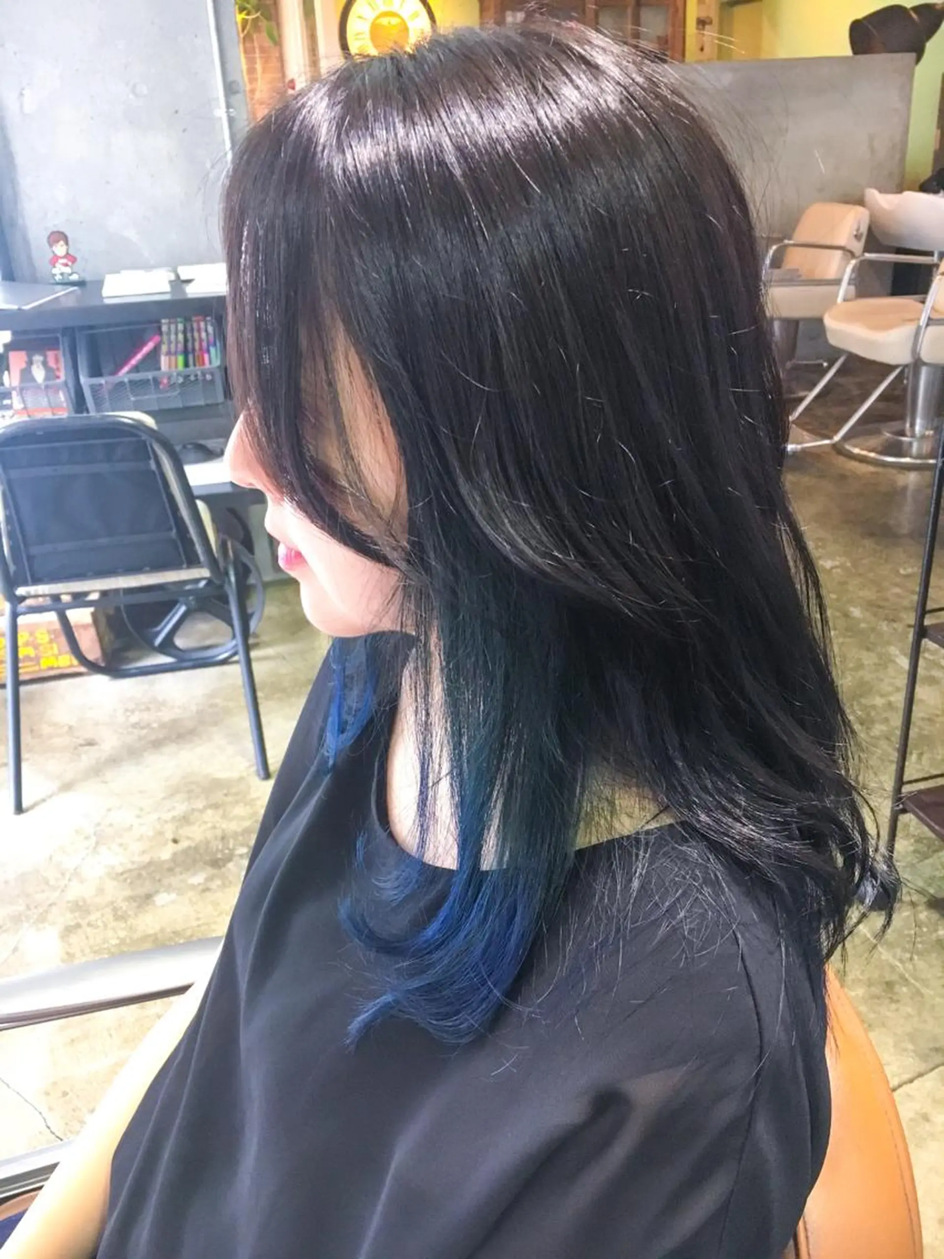 ロング カラー ブルーカラー ダークグレー 北條 優輝のヘアスタイル