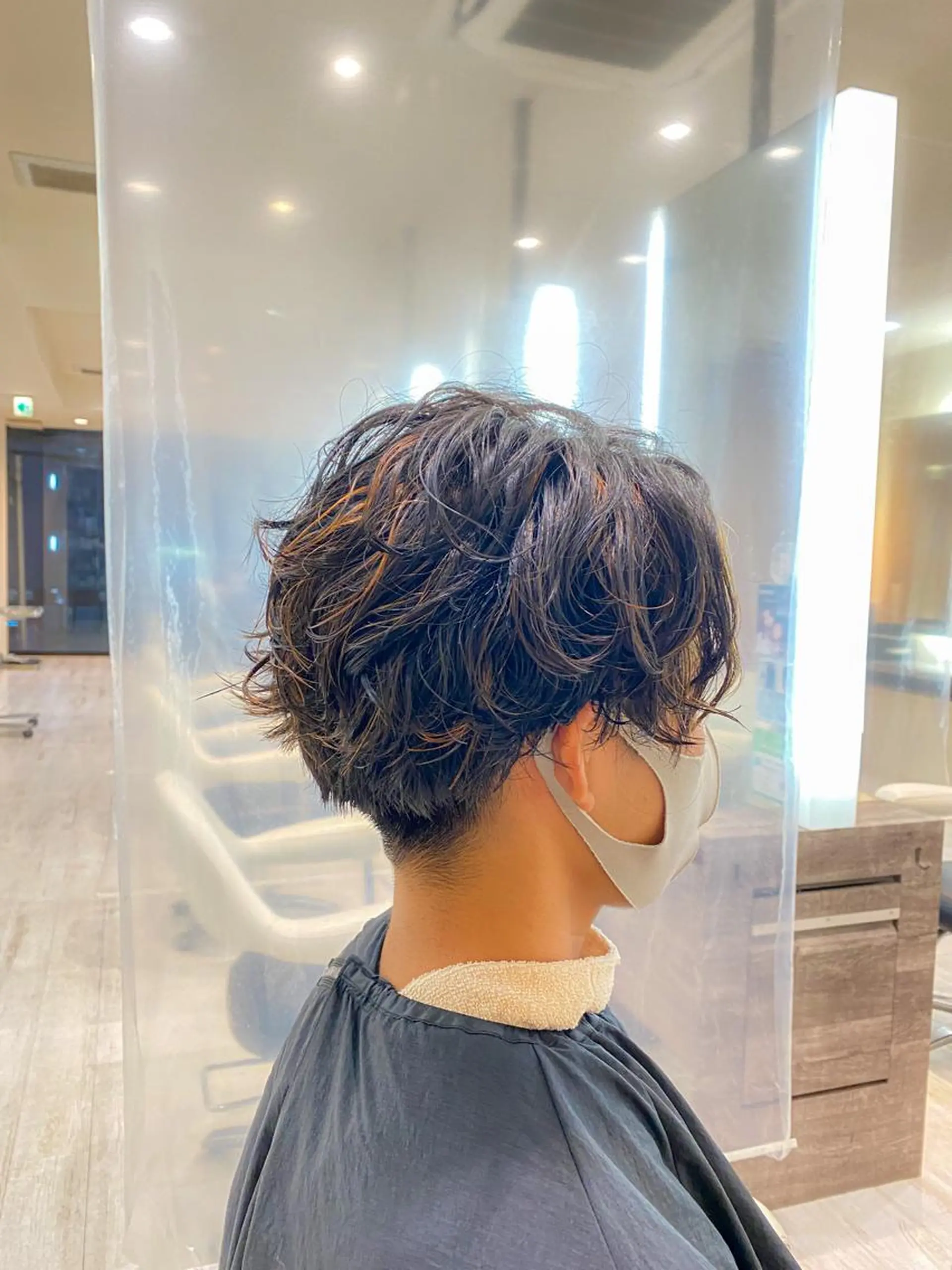 パーマ メンズ カット ヘアカラー パーマ スパイラル波巻き パーマ井本汰壱のヘアスタイル