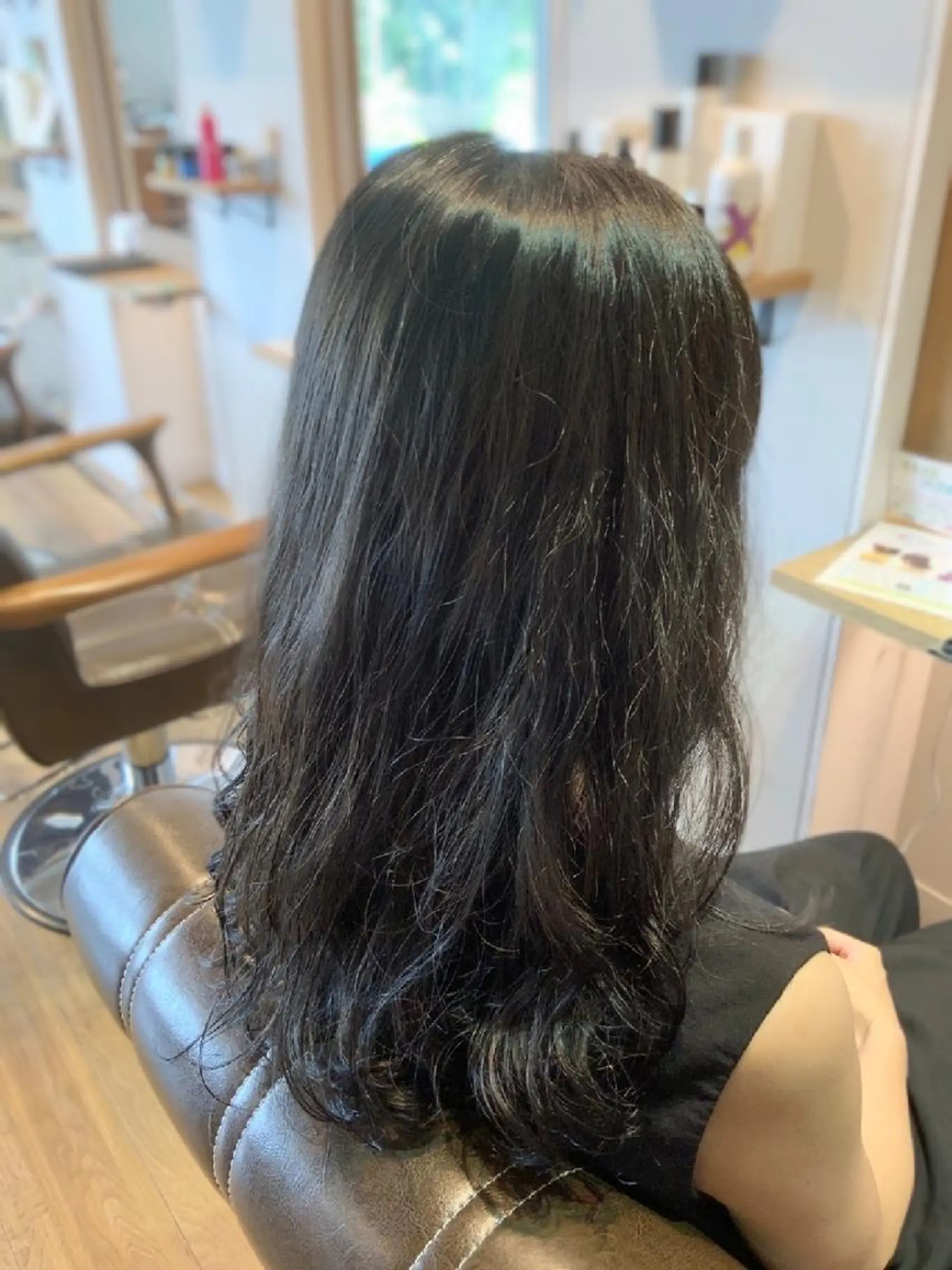 カラー アッシュ アッシュグレー アッシュグレージュ グレージュ 堀 望美のヘアスタイル