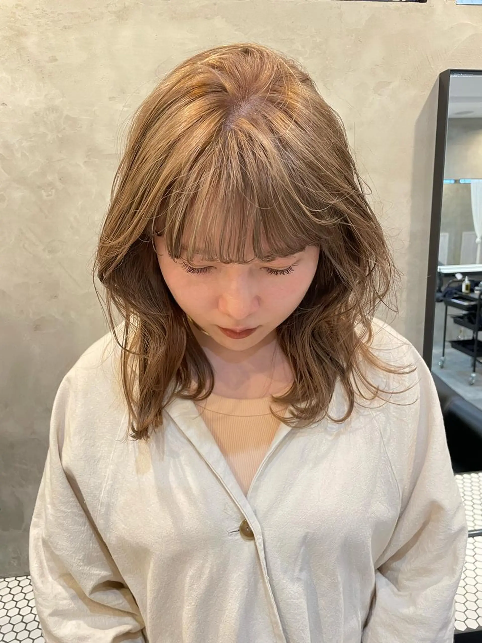 セミロング ヘアカラー 渋谷 留菜のヘアスタイル