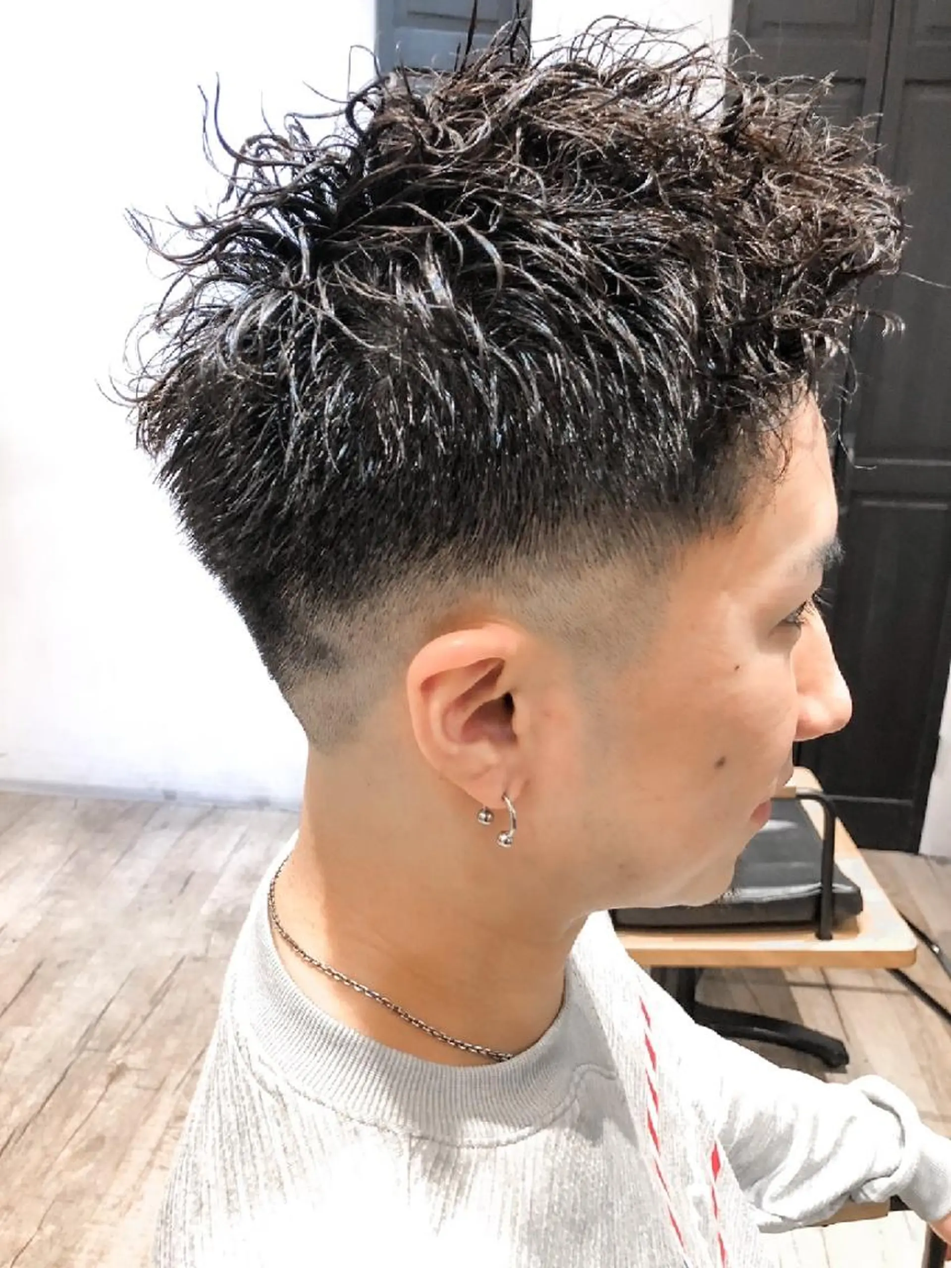 メンズ パーマ ショート フェードカット スキンフェード カット パーマ トリートメント ヘアセット 新宿メンズ専門 モテ清潔感パーマ特化のヘアスタイル