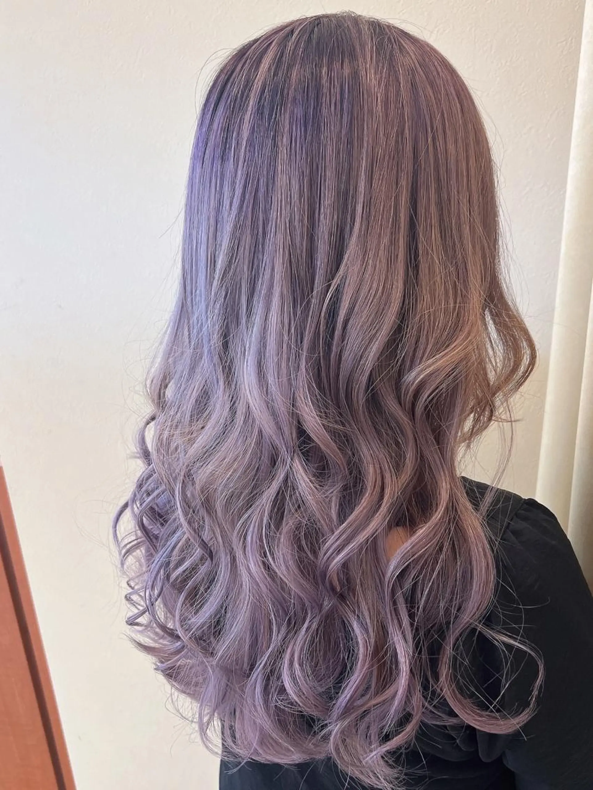ロング カラー パーマ ヘアアレンジ ハイトーンカラー ラベンダーカラー シールエクステ専門店 Spira藤崎宮のヘアスタイル