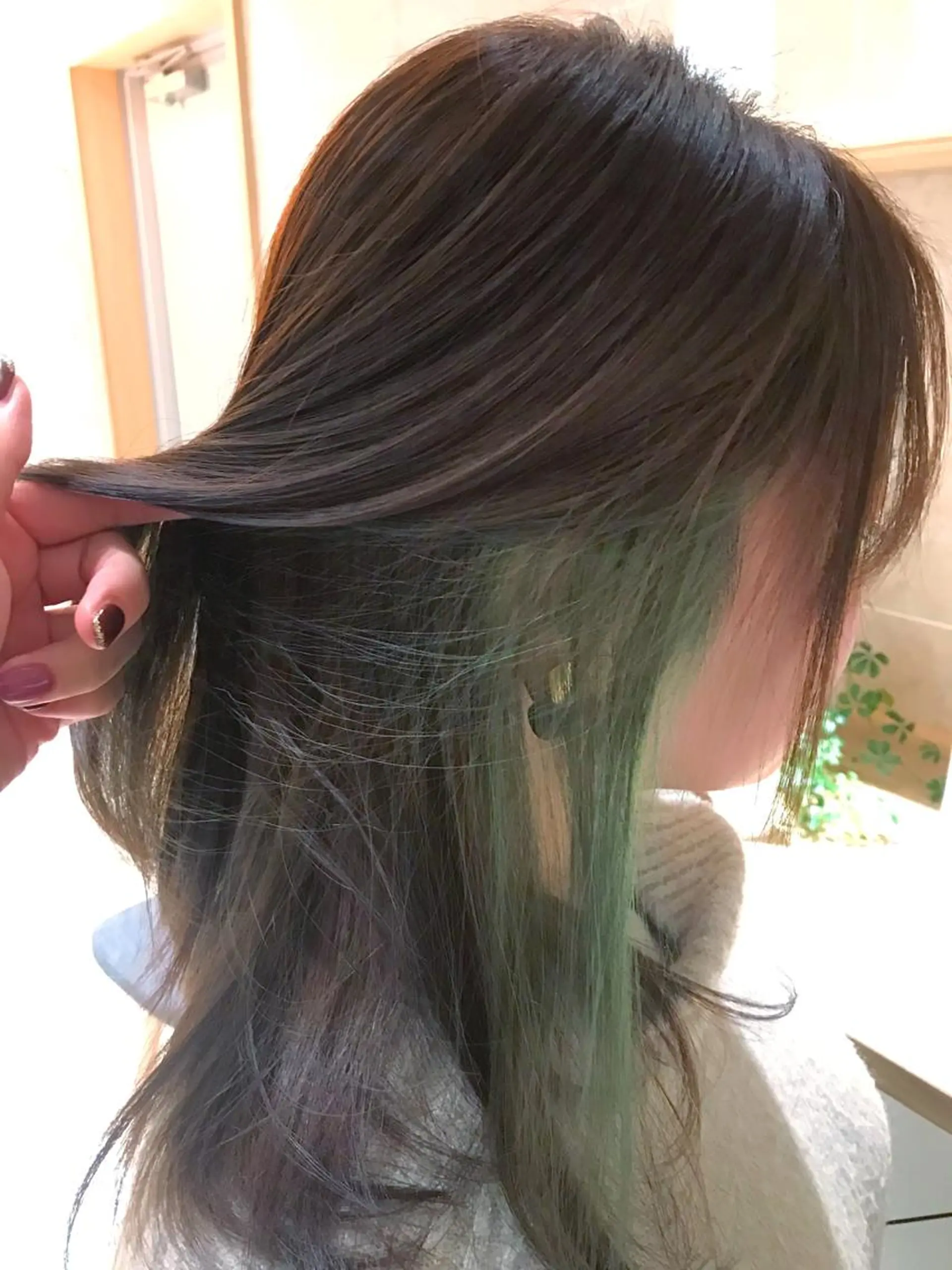 カラー インナーカラー 予約 停止のヘアスタイル