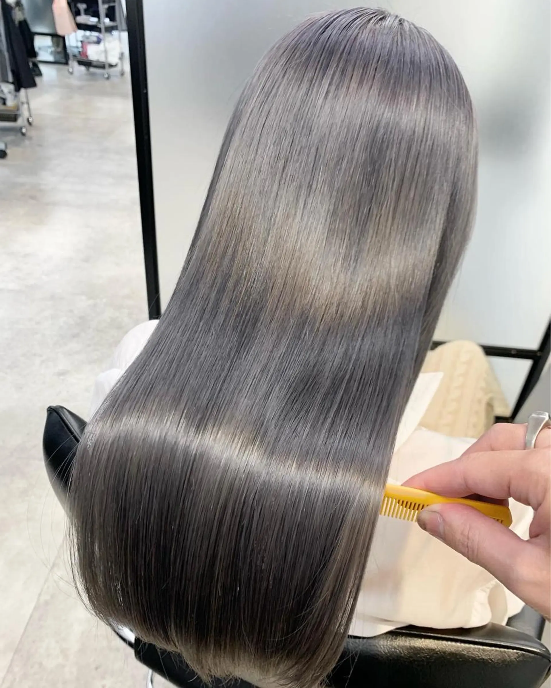 セミロング ヘアカラー トリートメント 及川シゲル 髪質改善講師のヘアスタイル