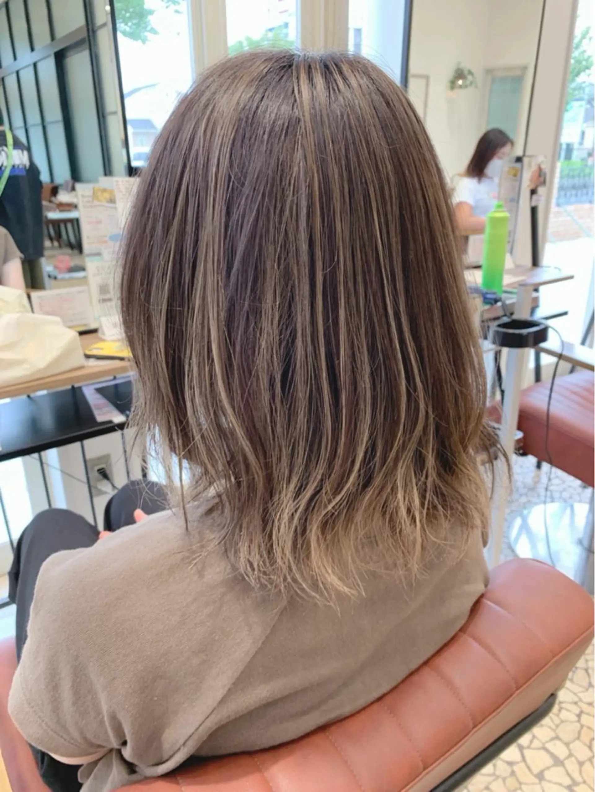 ミディアム カラー バレイヤージュ レイヤーカット ヘアカラー 髪質改善カラーリスト /根本雄貴のヘアスタイル