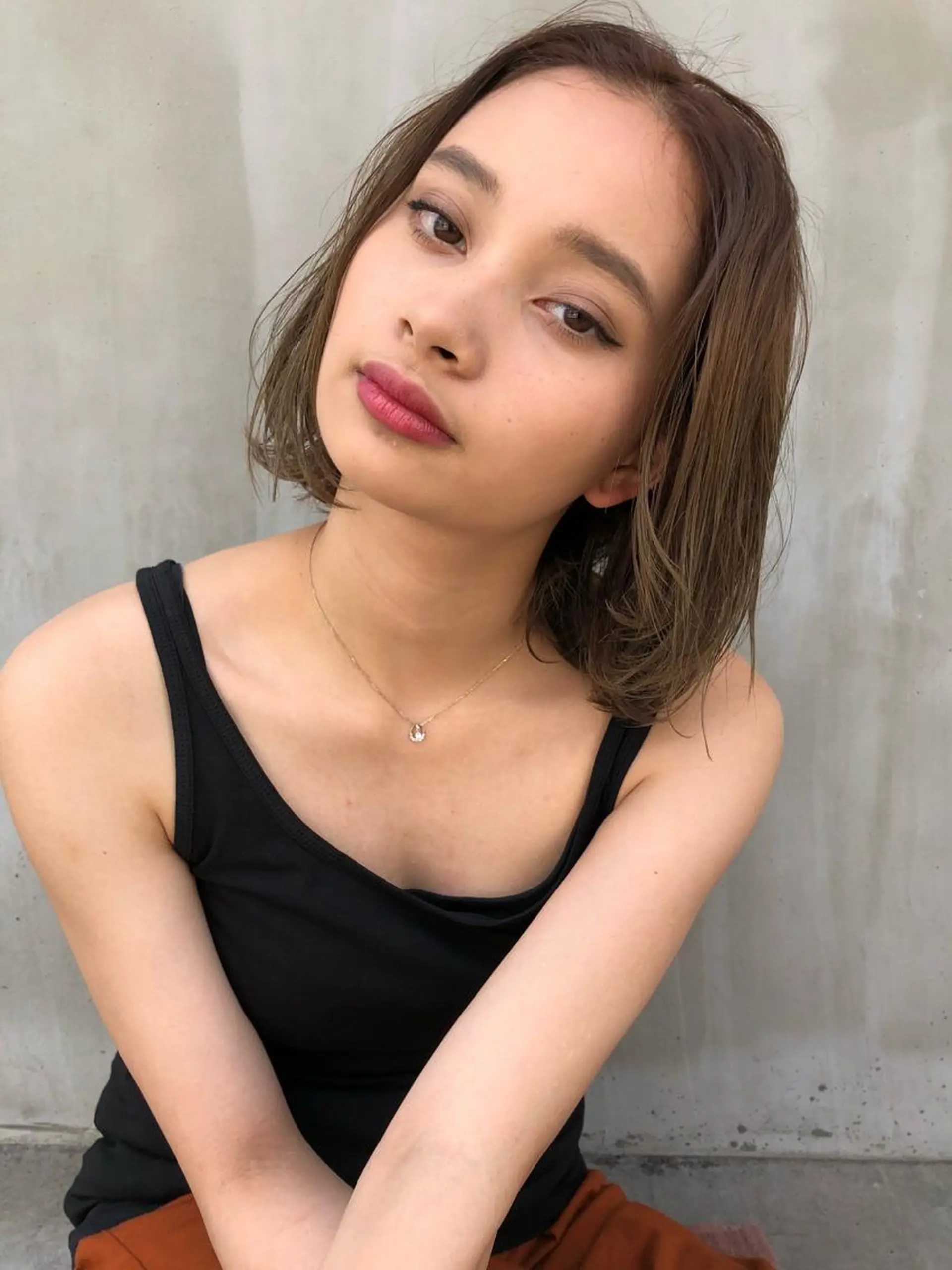 ミディアム 切りっぱなしボブ ミディアムパーマ アッシュ ボブ 外国人風カラー ショート職人 美容師【KENTA】のヘアスタイル