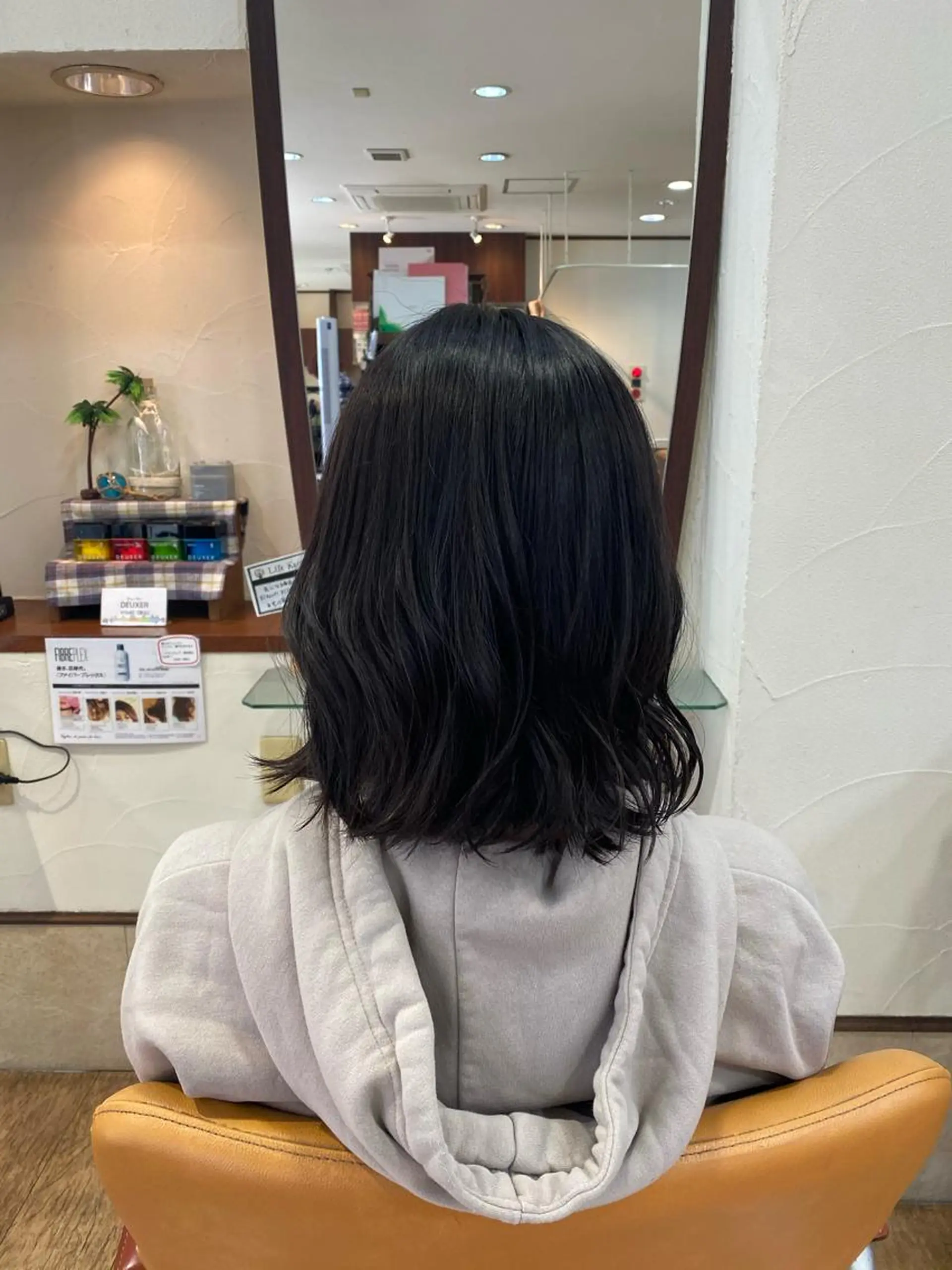 ミディアム カラー 黒髪 ブリーチ サプリームヘア 飯田みち瑠のヘアスタイル