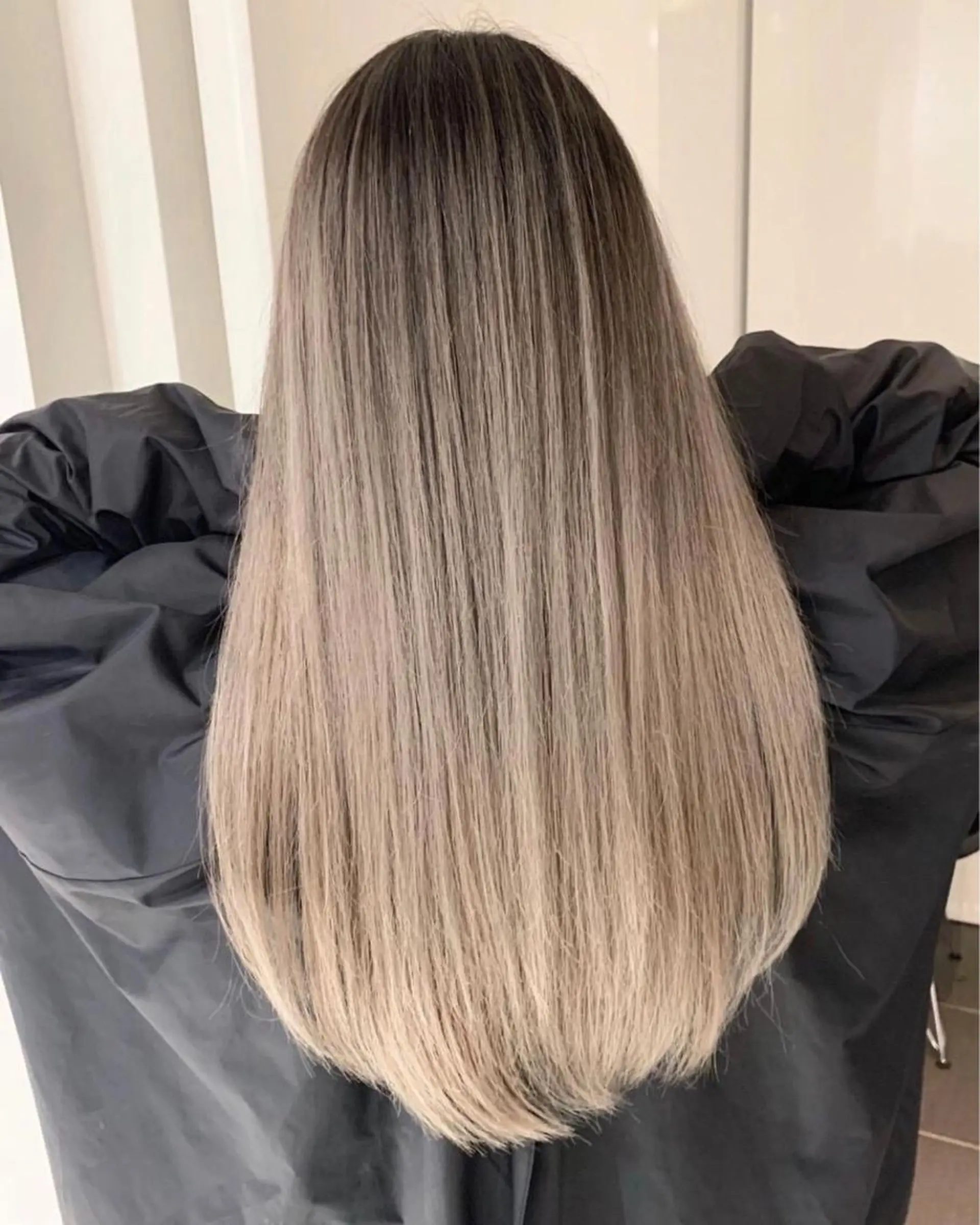 ロング カラー ヘアアレンジ シルバー 【公式】amble luxe池袋東口🩷のヘアスタイル