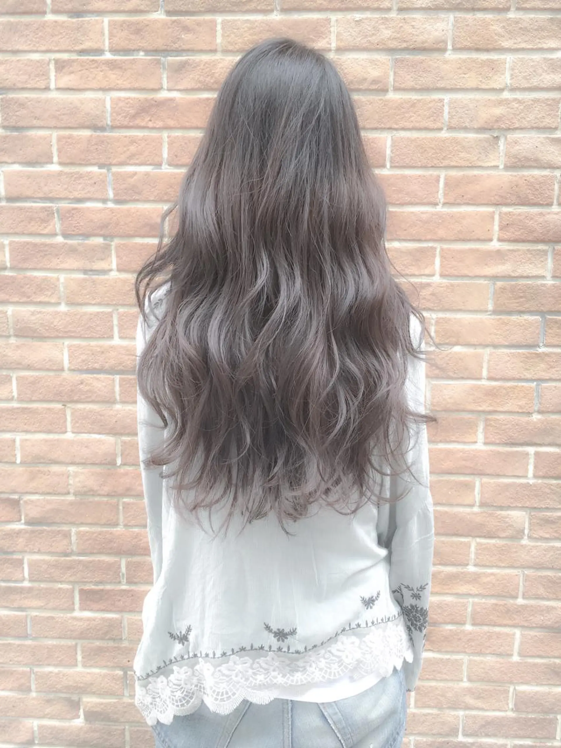 ロング カラー グラデーションカラー グレージュ 北條 優輝のヘアスタイル