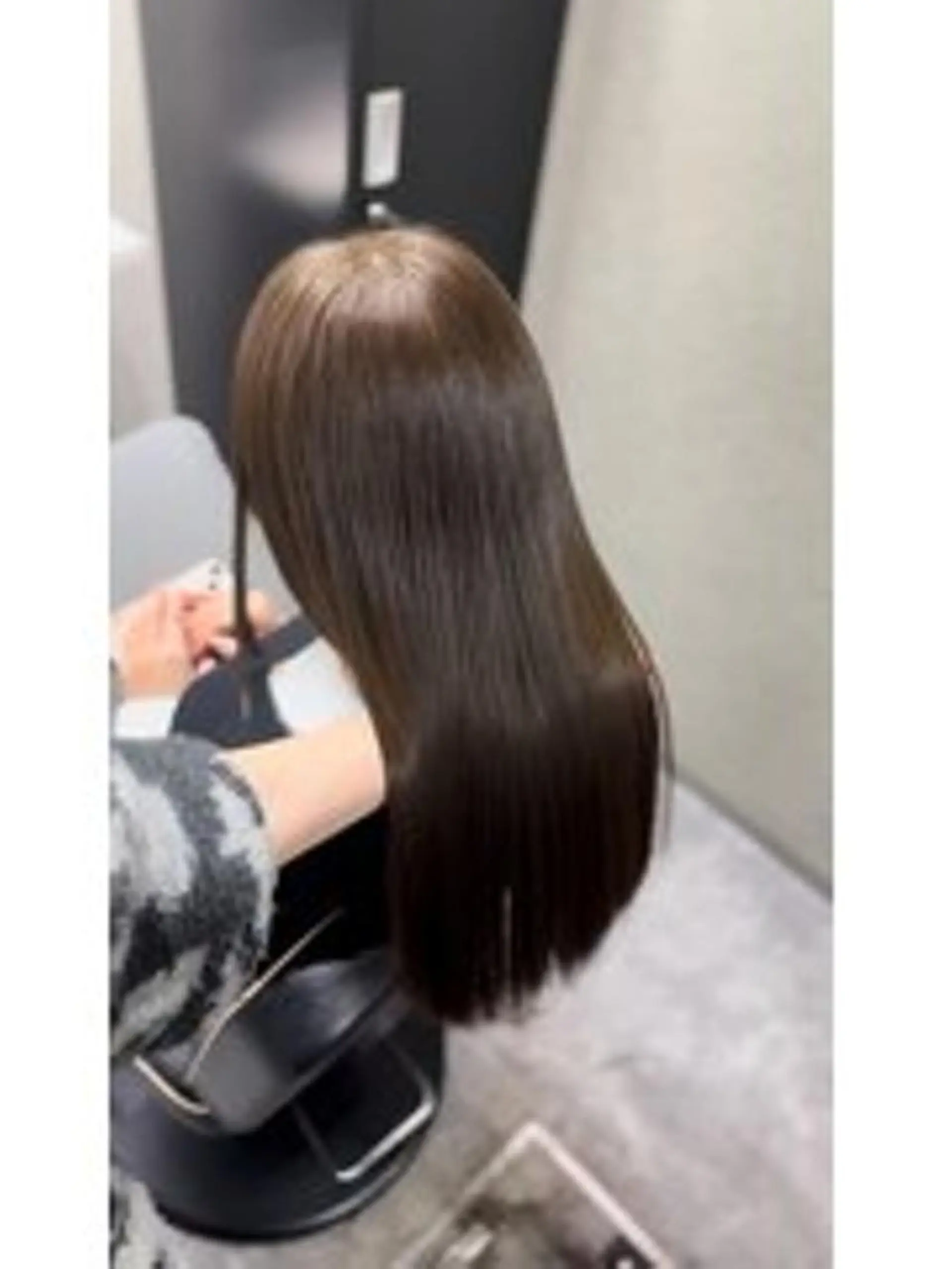 ロング ボブ ハイライト 学生 髪質改善 レイヤーカット number eluneのヘアスタイル
