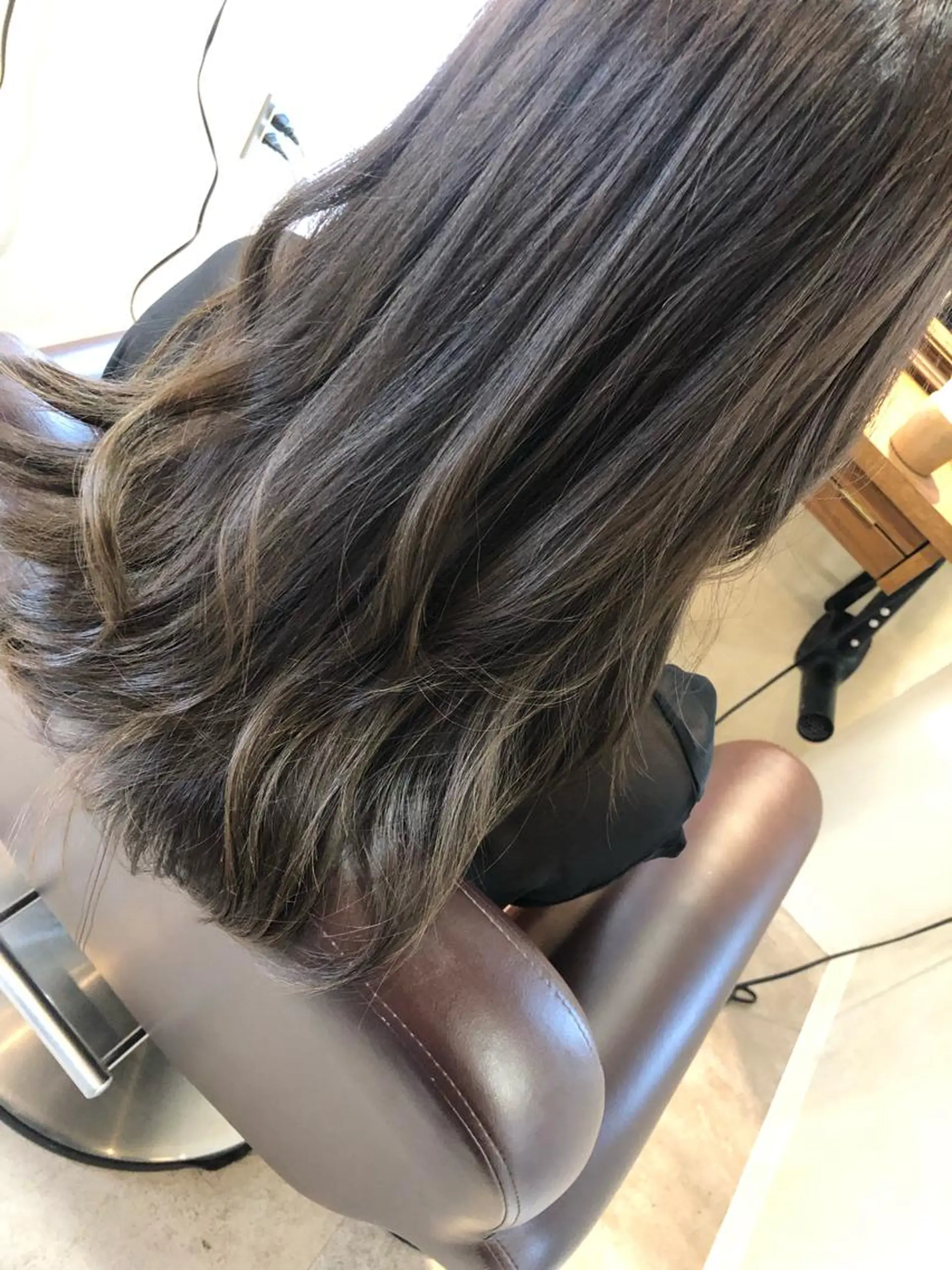 ミディアム カラー アディクシーカラー イルミナカラー くせ毛 髪質改善 縮毛矯正 美容室tuuli 大名店所属・tuuli トゥーリのヘアスタイル