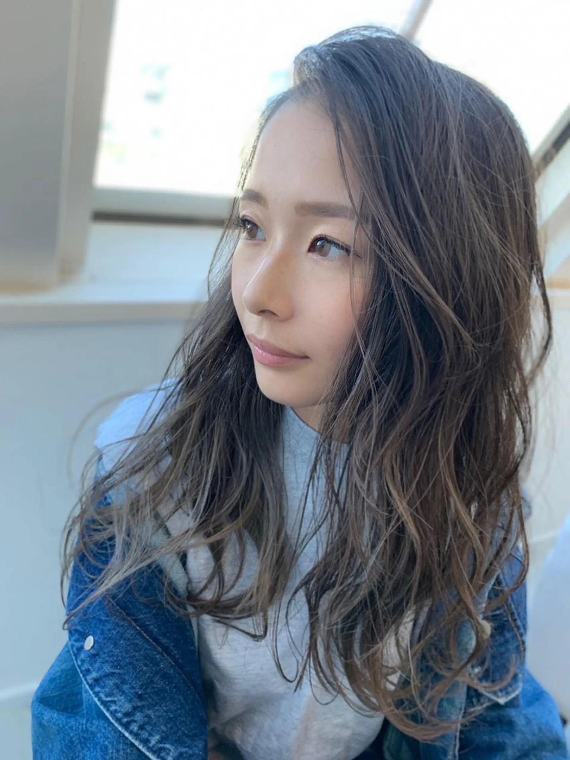 ロング カラー 村阪 由美子のヘアスタイル