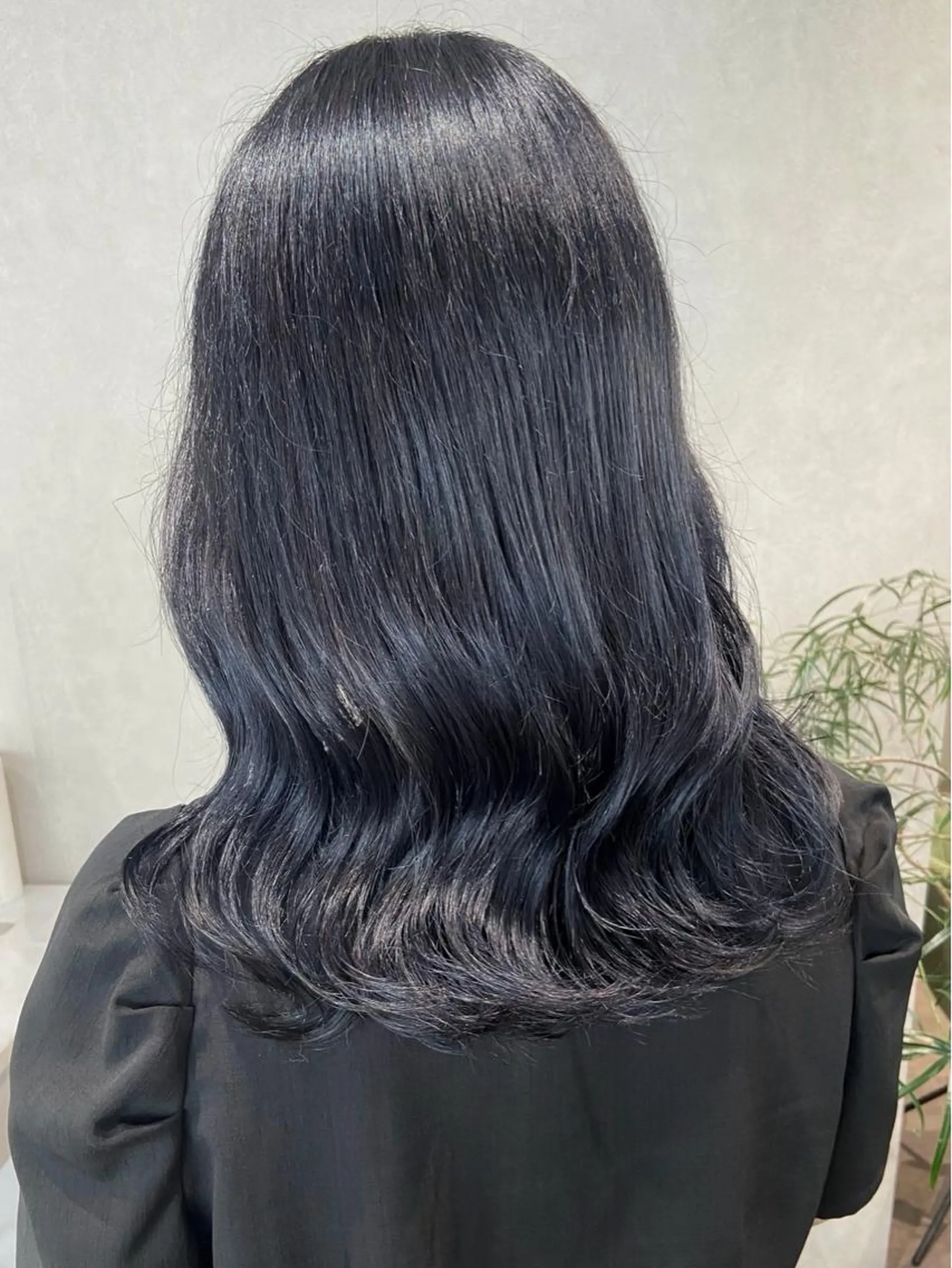 ロング カラー 黒髪 ブリーチ ブルーカラー ブルーブラック ブリーチなしカラー ヘアセット🎀パーマ Tsubasaのヘアスタイル