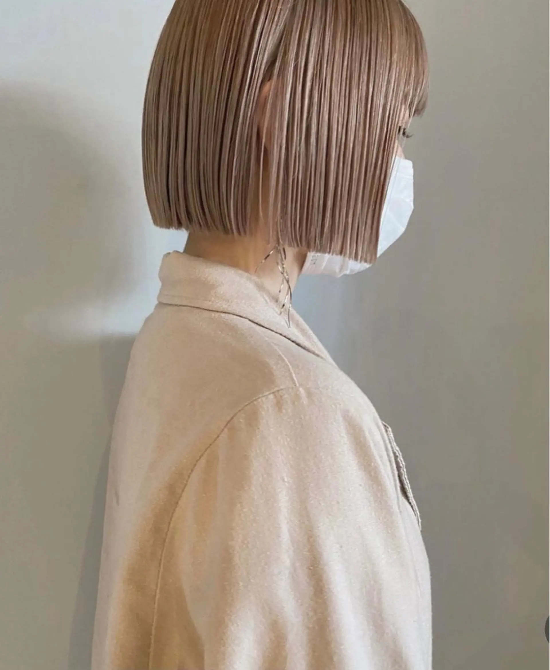 ショート 🧨ブリーチー×ボブ レイヤー💎じゅえるのヘアスタイル