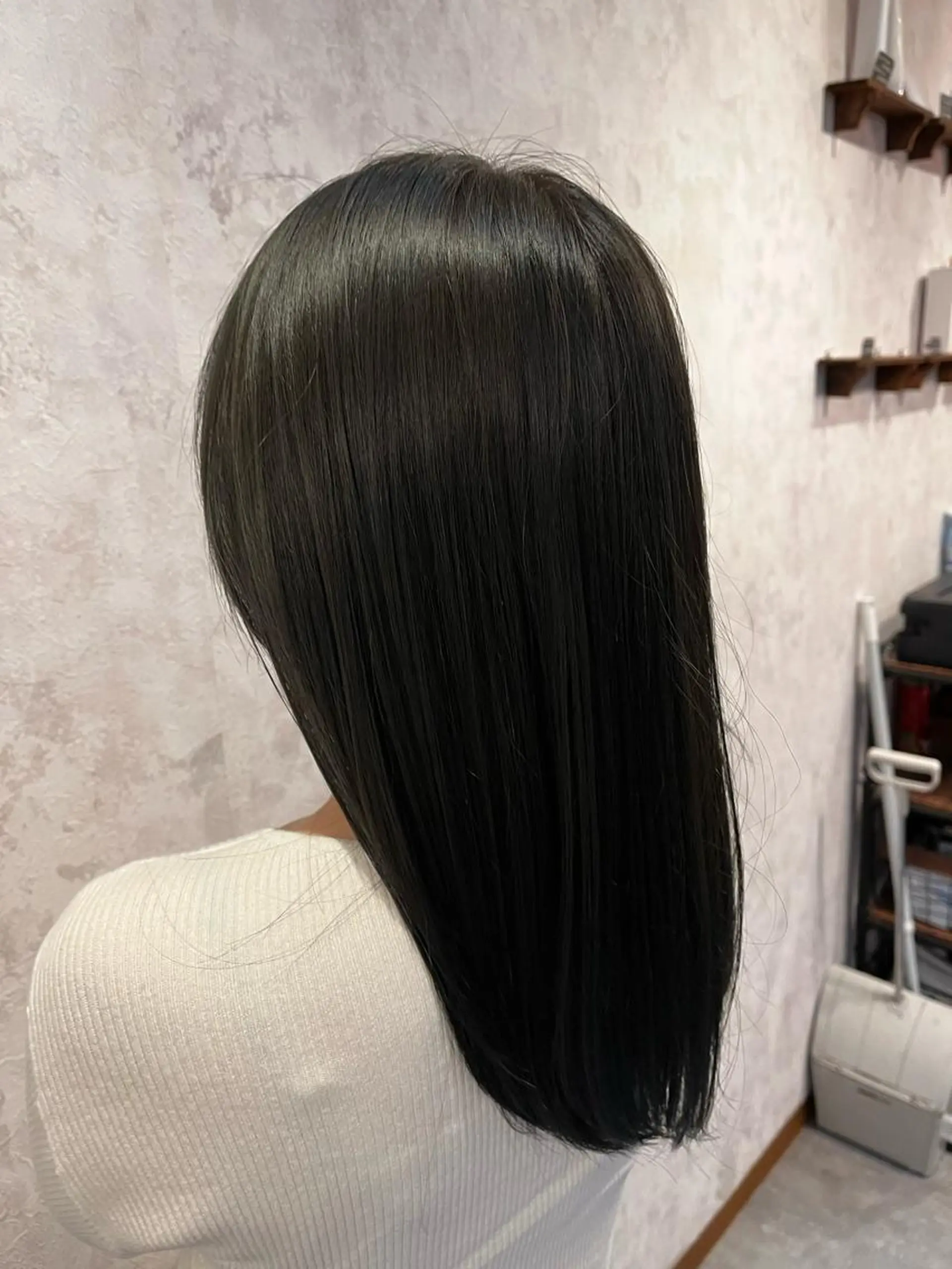 カラー 黒髪 ブルーカラー ブルーブラック 佐藤槙哉 サトウシンヤのヘアスタイル